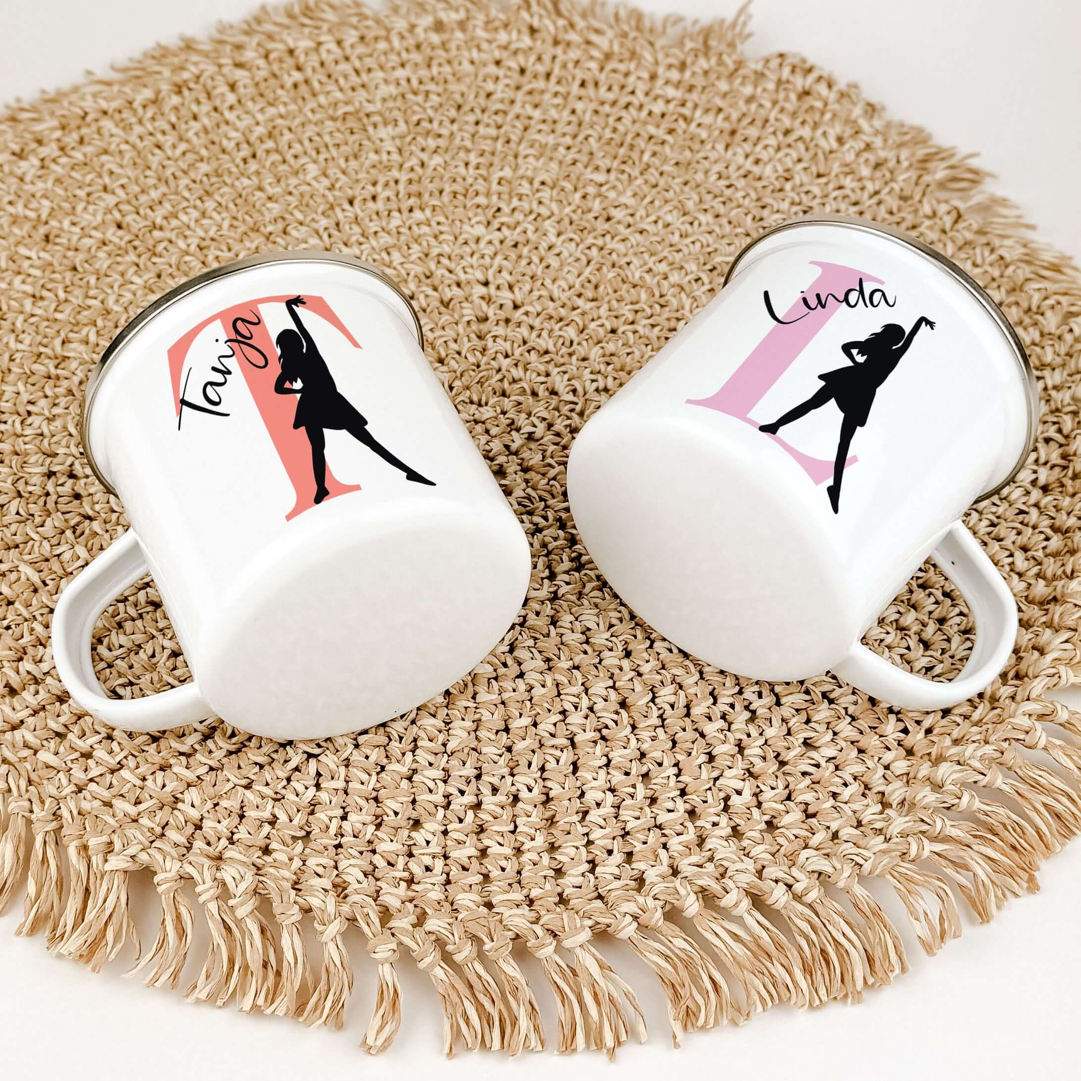 Emaille Tasse mit Namen Tanzen-famprints-Emaille Tasse-Entdecke die Emaille Tasse mit Namen Tanzen – das perfekte Geschenk für junge Tanzbegeisterte! Diese personalisierte Tasse bringt nicht nur Freude, sondern sorgt auch dafür, dass jeder Schluck aus ihr