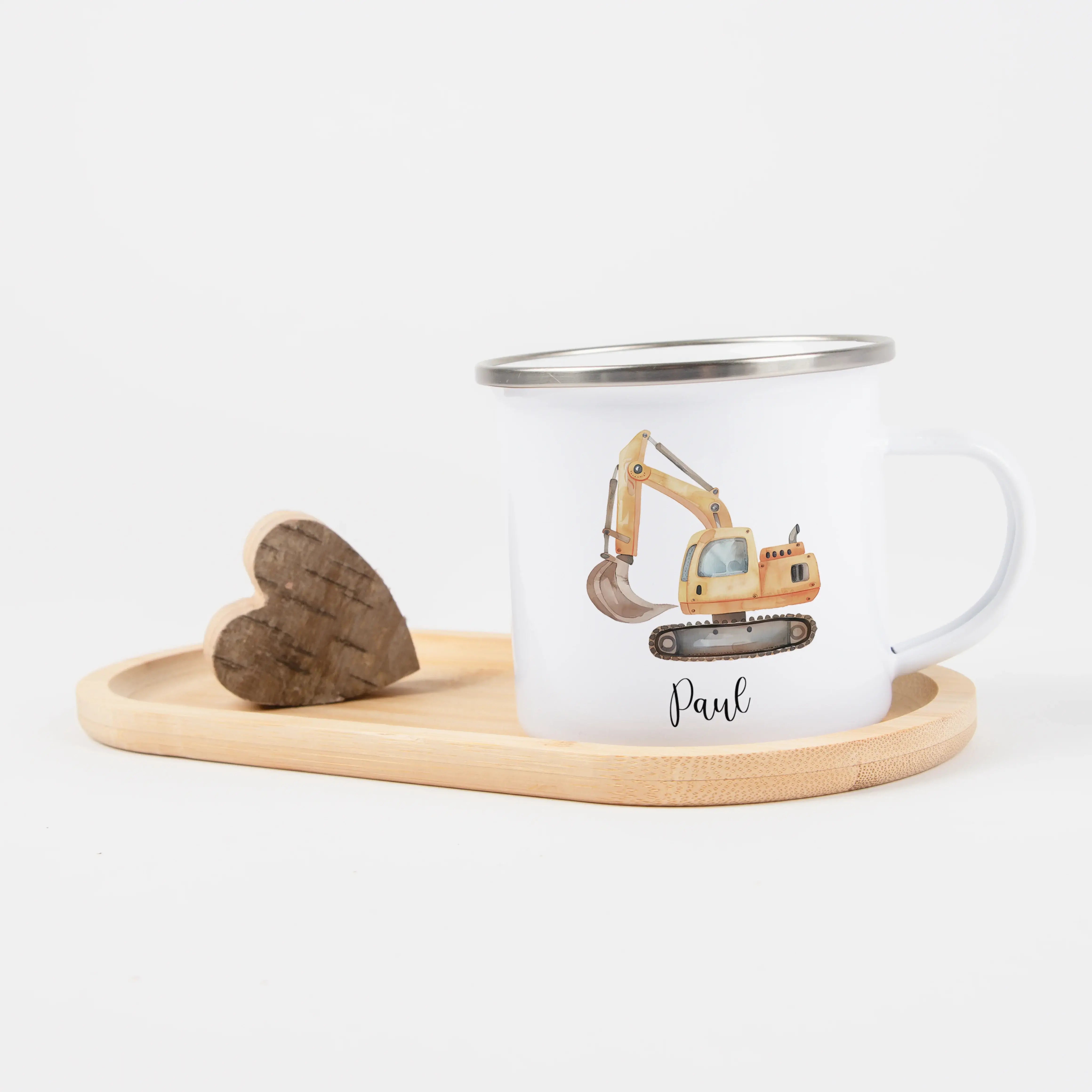 Emaille Tasse Bagger-Emaille Tasse-famprints-Die Emaille Tasse Bagger von famprints bringt kleine Baustellen-Fans zum Strahlen und verwandelt jedes Getränk in einen besonderen Moment. Du kannst zwischen zwei liebevoll gestalteten Motiven wählen: einem krä