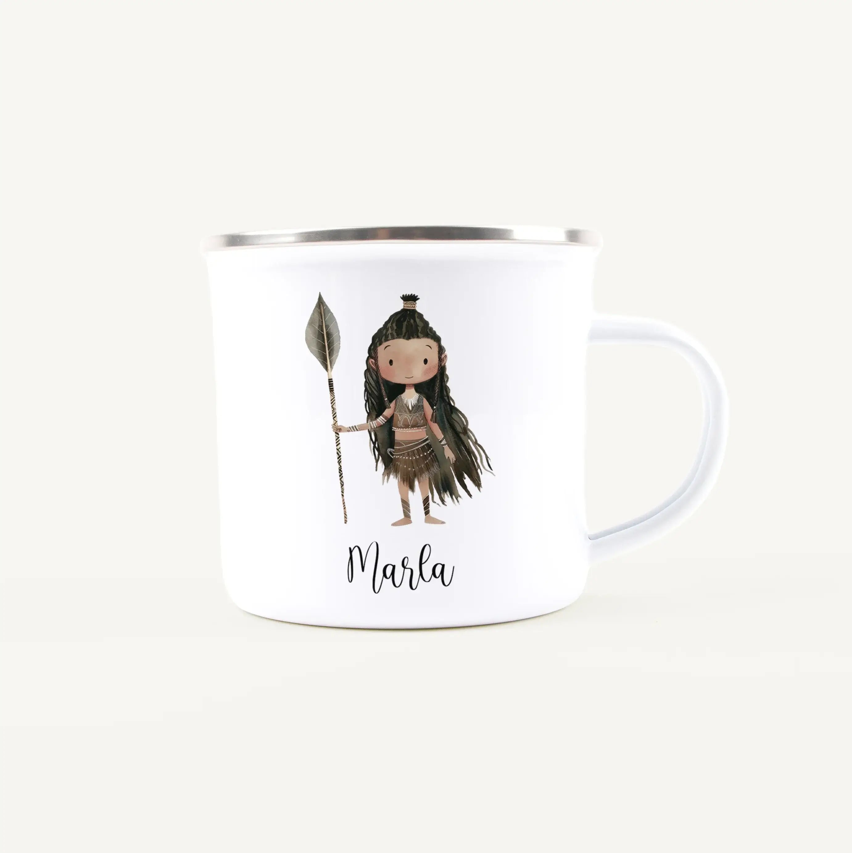 Emaille Tasse Indianerin-Emaille Tasse-famprints-Die Emaille Tasse Indianerin von famprints ist mehr als nur ein Trinkbecher – sie ist ein persönliches Geschenk mit Bedeutung. Das fein illustrierte Indianerin-Motiv im Aquarell-Stil begeistert Kinder ebens