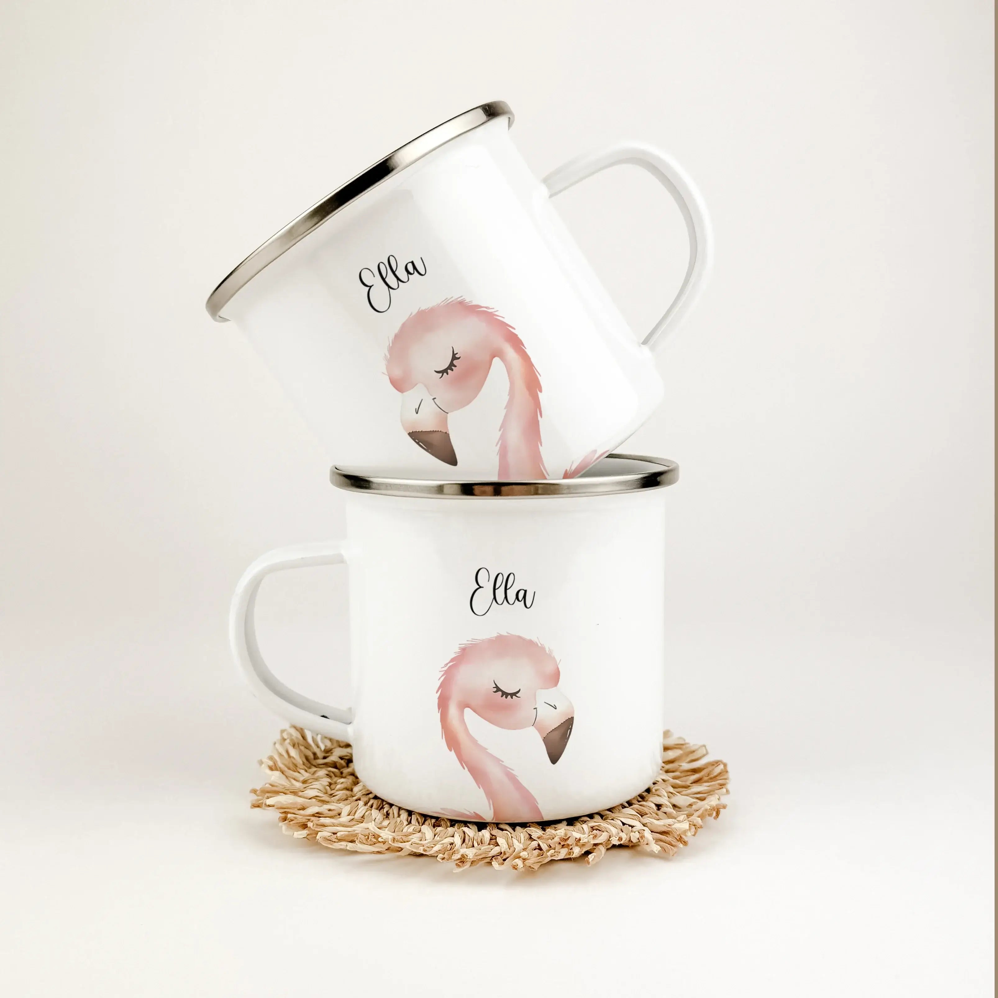 Emaille Tasse Flamingo Portrait-famprints-Emaille Tasse-Entdecke die bezaubernde Emaille Tasse Flamingo Portrait – ein personalisiertes Highlight für jeden Tag! Diese einzigartige Emaille Tasse personalisiert mit dem süßen Aquarell-Porträt eines Flamingos