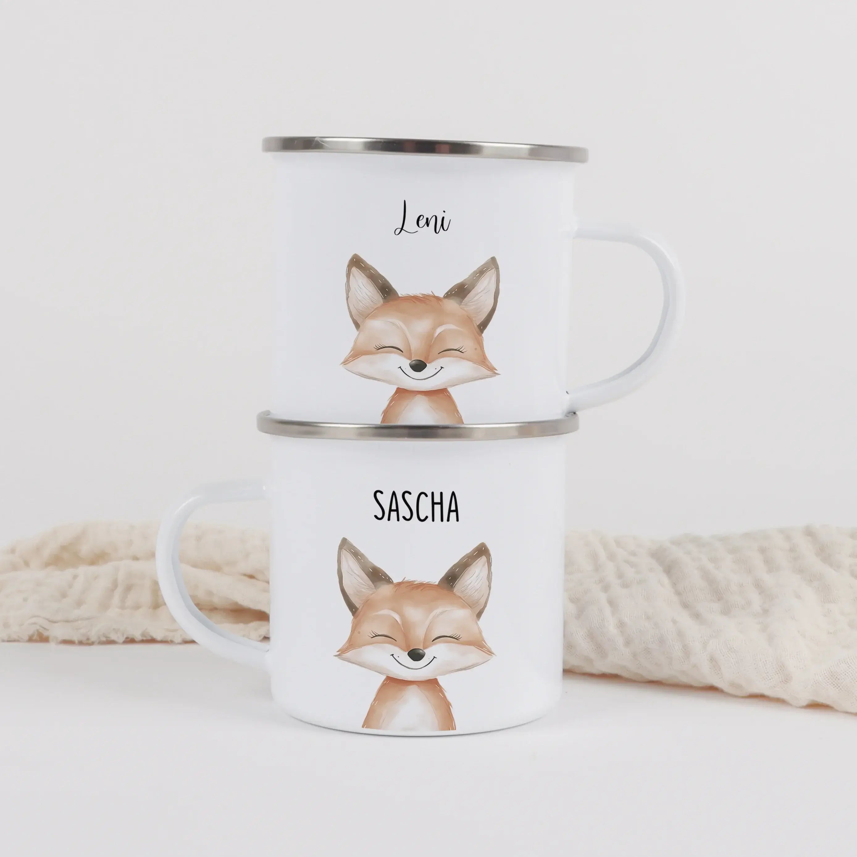 Emaille Tasse Fuchs Portrait-Emaille Tasse-famprints-Die Emaille Tasse Fuchs Portrait von famprints ist ein personalisiertes Geschenk, das Kinderaugen leuchten lässt und im Alltag schnell zum festen Lieblingsbecher wird. Das liebevoll illustrierte Fuchs-M