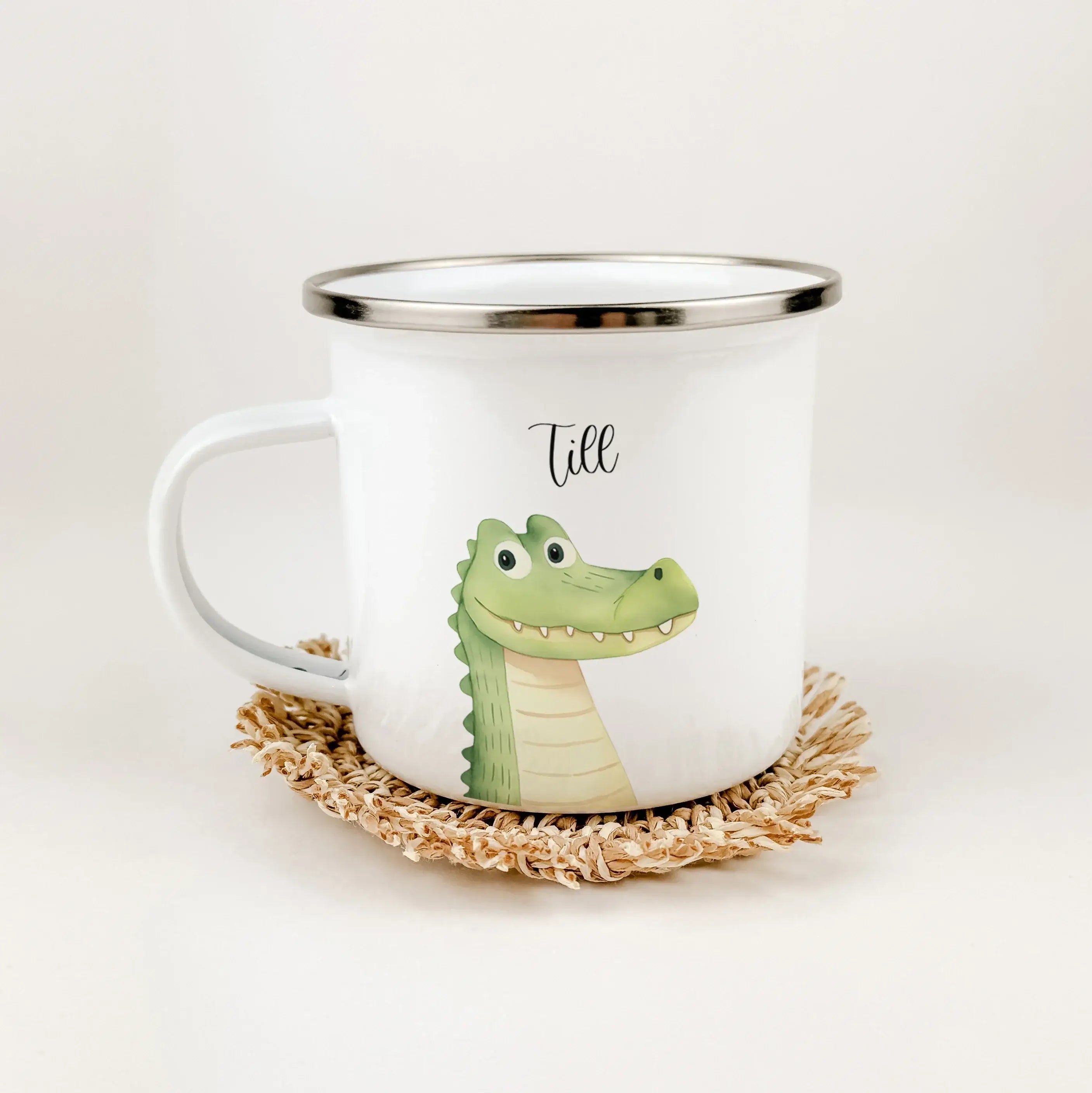 Emaille Tasse Krokodil Portrait-famprints-Emaille Tasse-Entdecke die zauberhafte Emaille Tasse Krokodil Portrait, die deinem Alltag einen besonderen Glanz verleiht und dir ein Lächeln ins Gesicht zaubert. Diese Emaille Tasse personalisiert ist mehr als nu