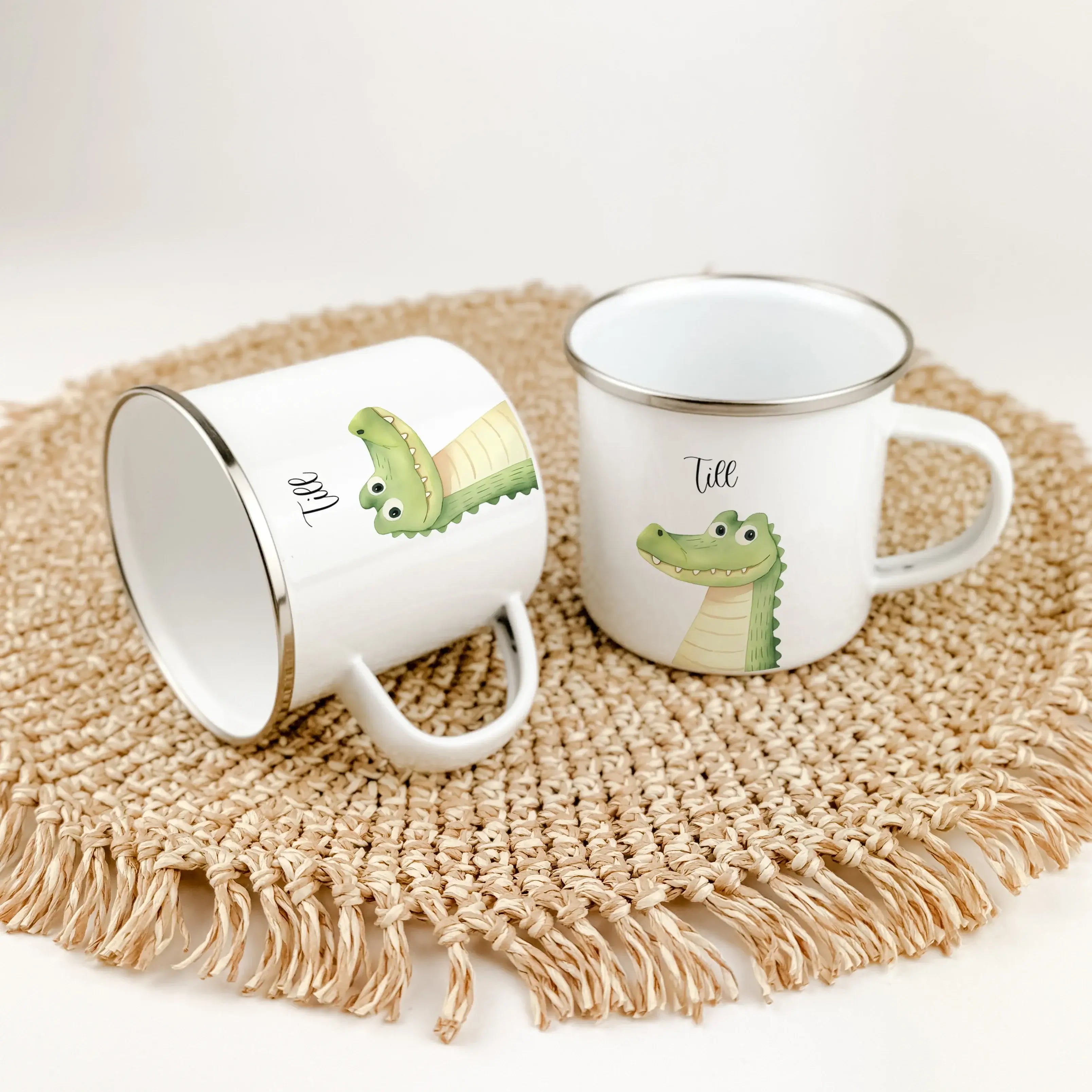 Emaille Tasse Krokodil Portrait-famprints-Emaille Tasse-Entdecke die zauberhafte Emaille Tasse Krokodil Portrait, die deinem Alltag einen besonderen Glanz verleiht und dir ein Lächeln ins Gesicht zaubert. Diese Emaille Tasse personalisiert ist mehr als nu