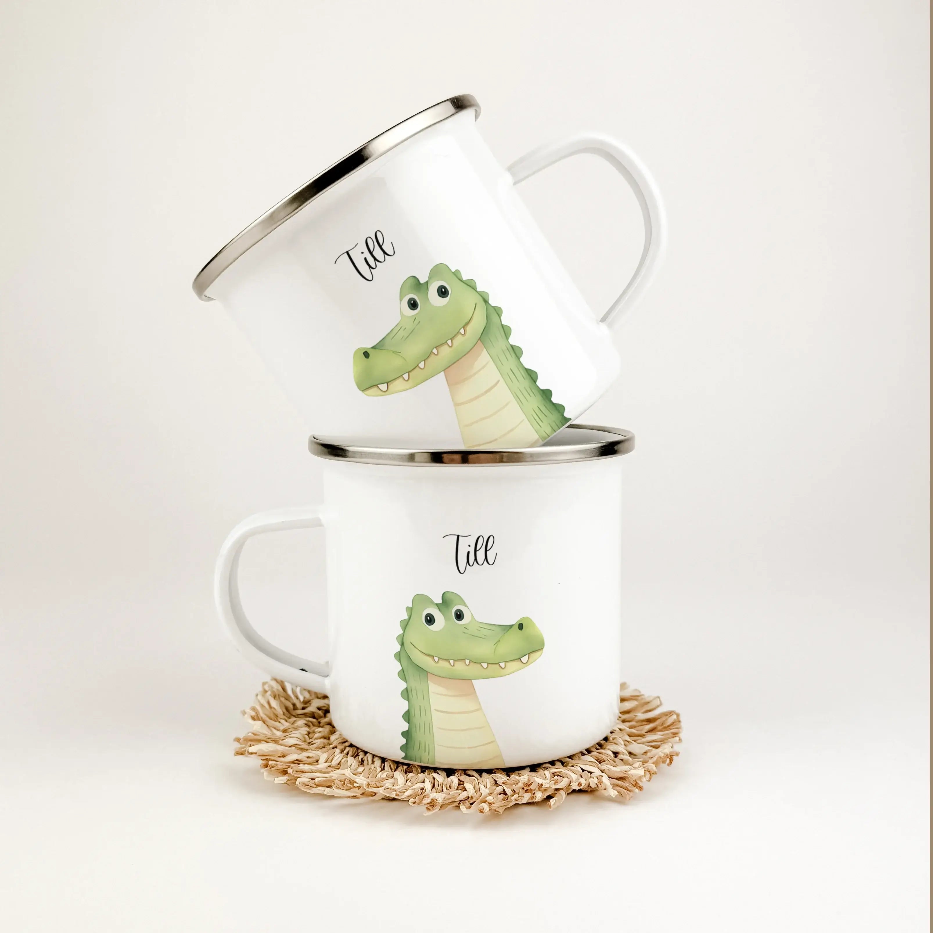 Emaille Tasse Krokodil Portrait-famprints-Emaille Tasse-Entdecke die zauberhafte Emaille Tasse Krokodil Portrait, die deinem Alltag einen besonderen Glanz verleiht und dir ein Lächeln ins Gesicht zaubert. Diese Emaille Tasse personalisiert ist mehr als nu