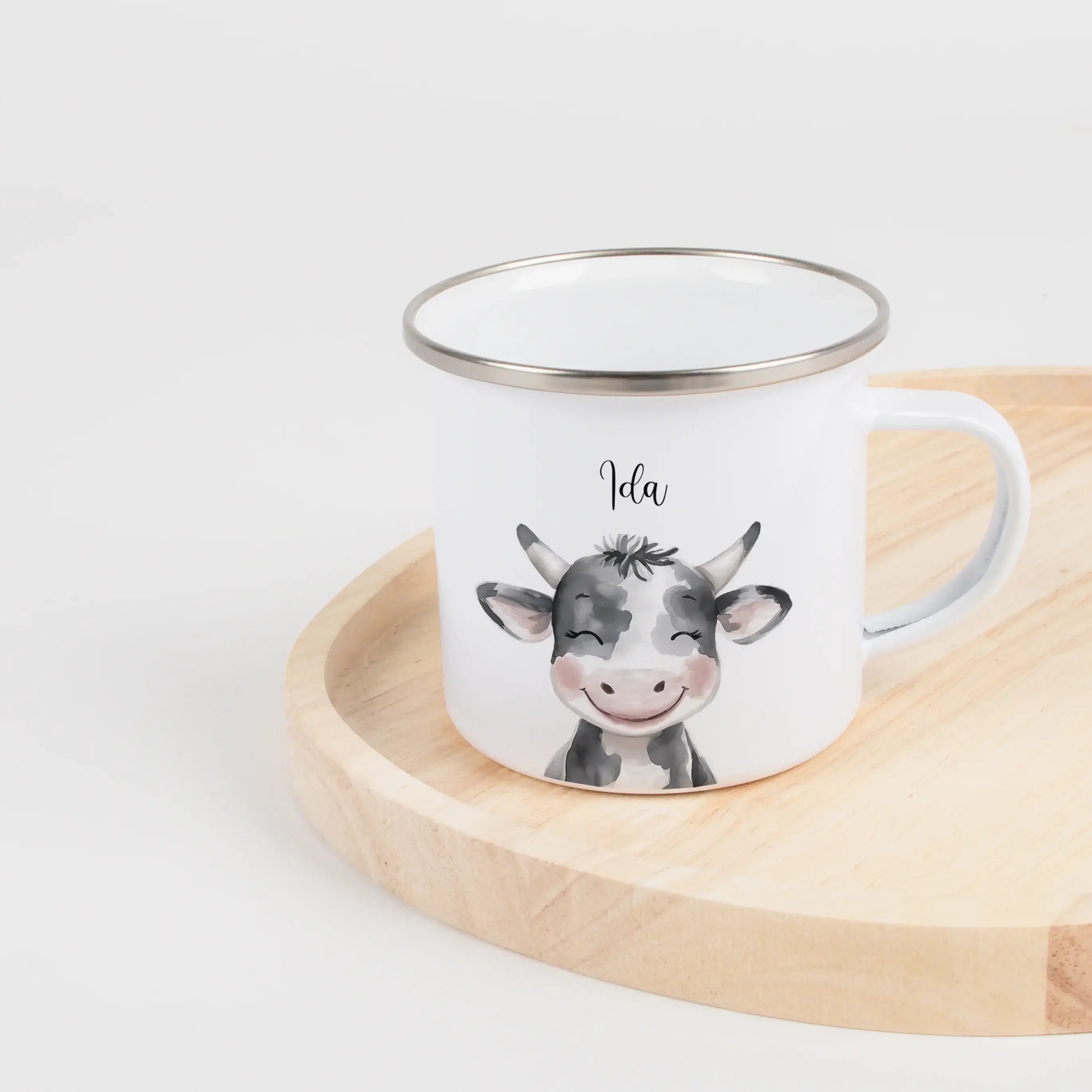 Emaille Tasse Kuh Portrait-Emaille Tasse-famprints-Die Emaille Tasse Kuh Portrait von famprints verbindet liebevolles Design mit persönlicher Note und wird schnell zum täglichen Lieblingsbegleiter. Das fröhliche Kuhmotiv im Aquarellstil wirkt lebendig und