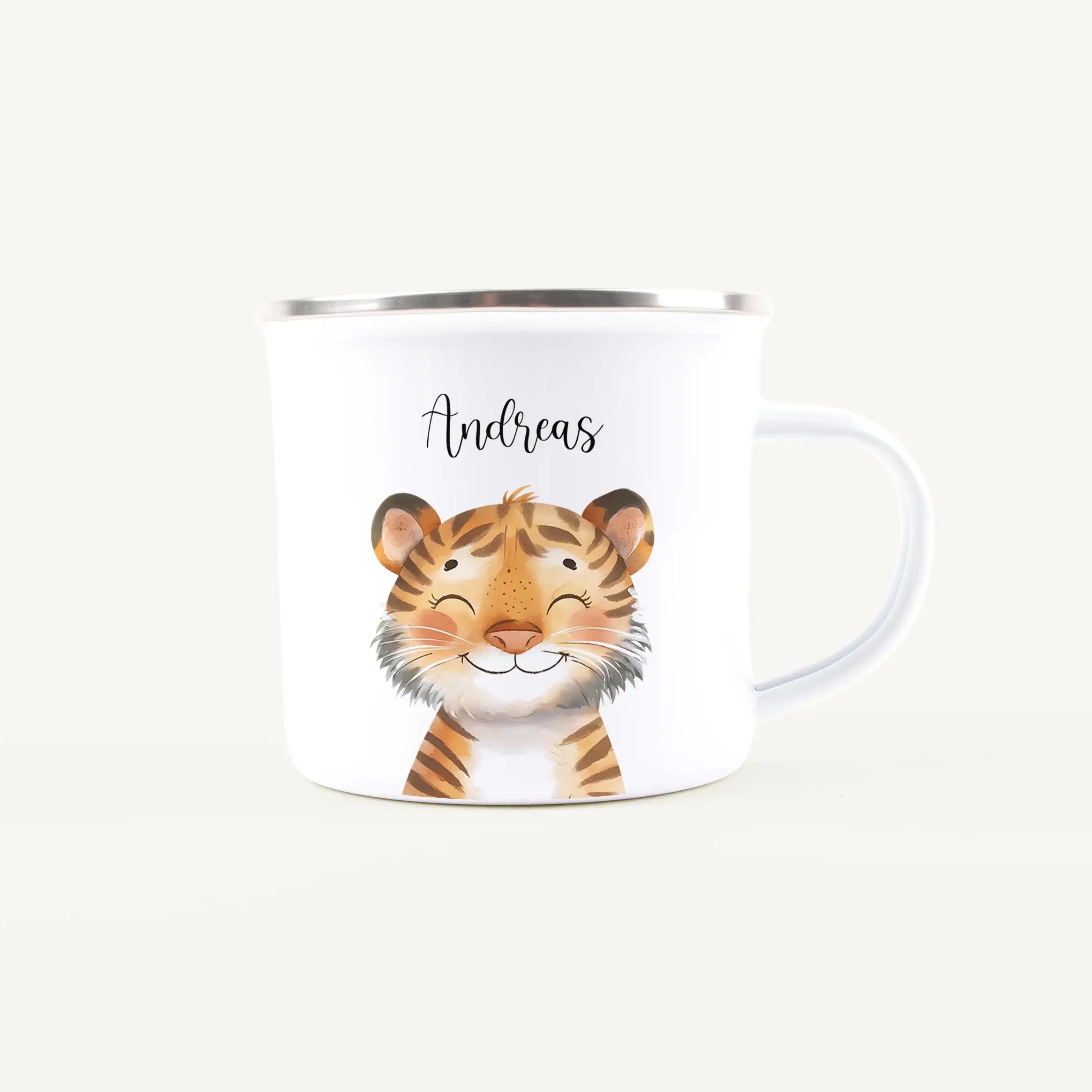 Emaille Tasse Tiger Portrait-Emaille Tasse-famprints-Die Emaille Tasse Tiger Portrait von famprints bringt ein warmes, fröhliches Tiermotiv auf den Frühstückstisch und wird dank Personalisierung schnell zum Lieblingsstück kleiner Abenteurer. Das sanft ill