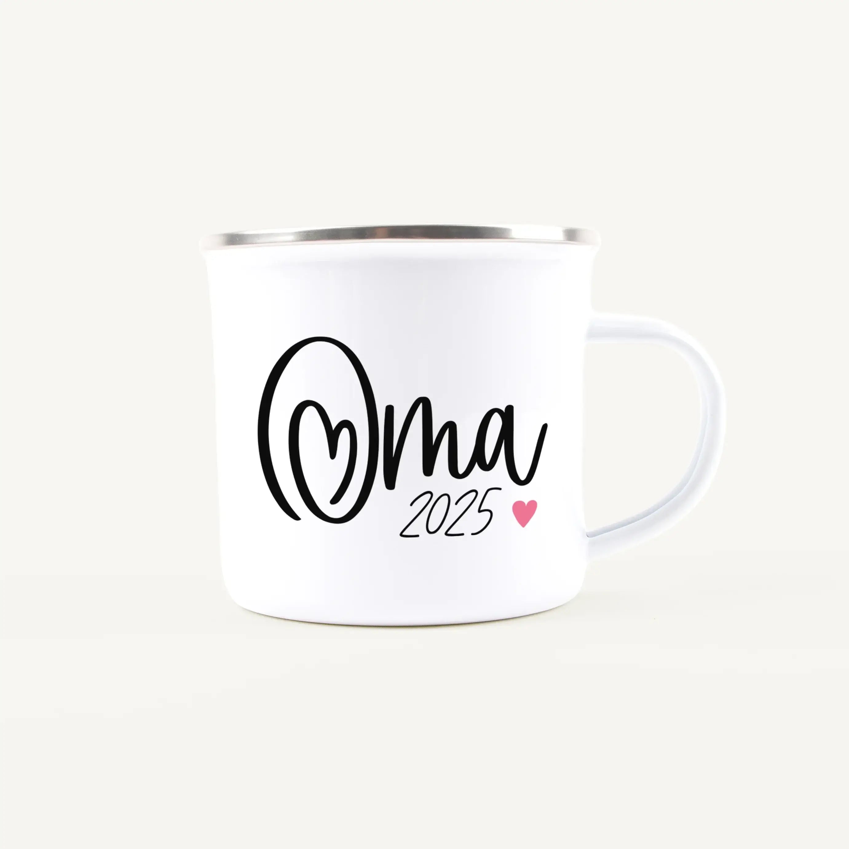 Emaille Tasse Du wirst Oma-Emaille Tasse-famprints-Die Emaille Tasse Du wirst Oma ist eine liebevolle Art, eine Schwangerschaft zu verkünden und einen der emotionalsten Momente im Leben festzuhalten. Beim ersten Kaffee oder Tee wird aus einem Alltagsritua