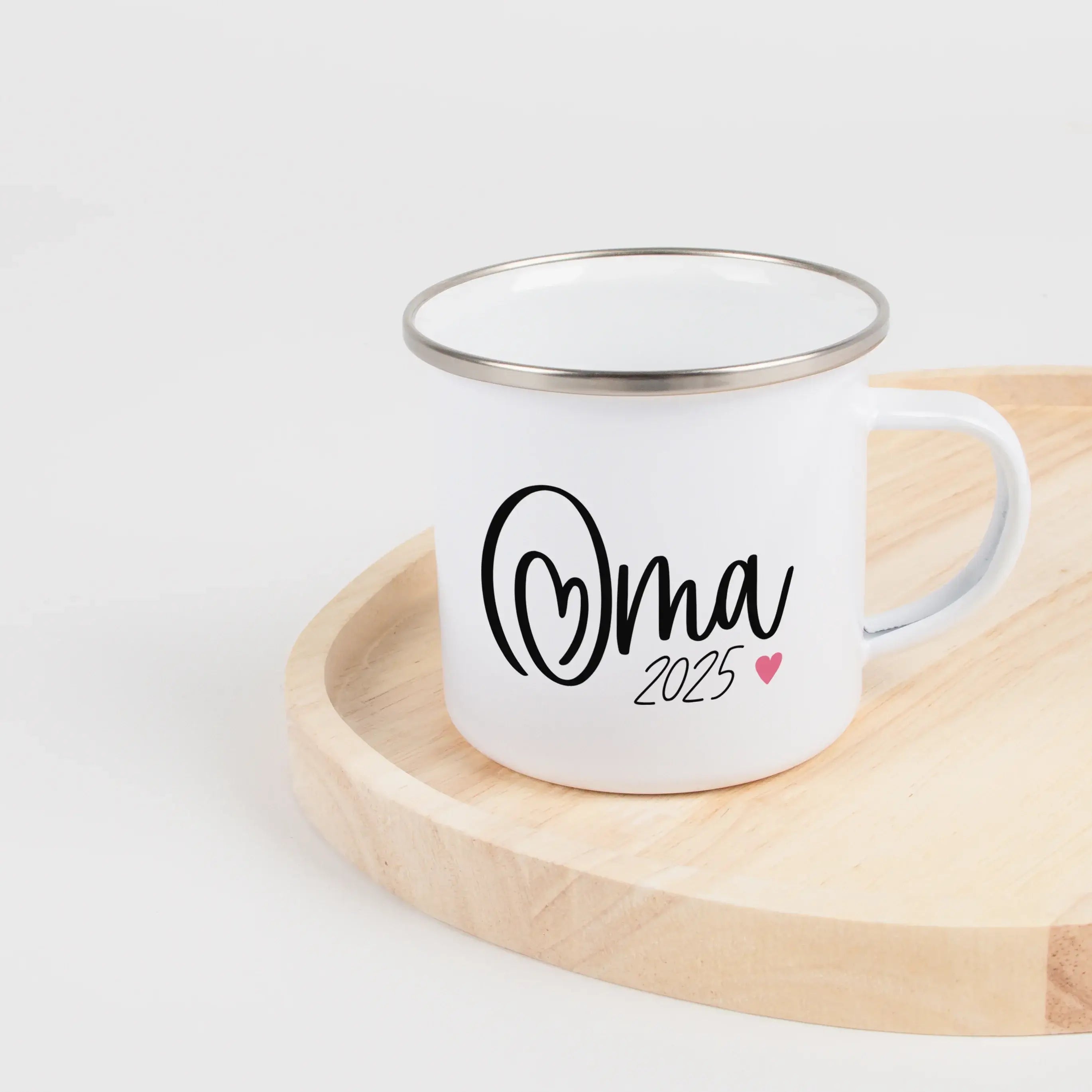 Emaille Tasse Du wirst Oma-Emaille Tasse-famprints-Die Emaille Tasse Du wirst Oma ist eine liebevolle Art, eine Schwangerschaft zu verkünden und einen der emotionalsten Momente im Leben festzuhalten. Beim ersten Kaffee oder Tee wird aus einem Alltagsritua