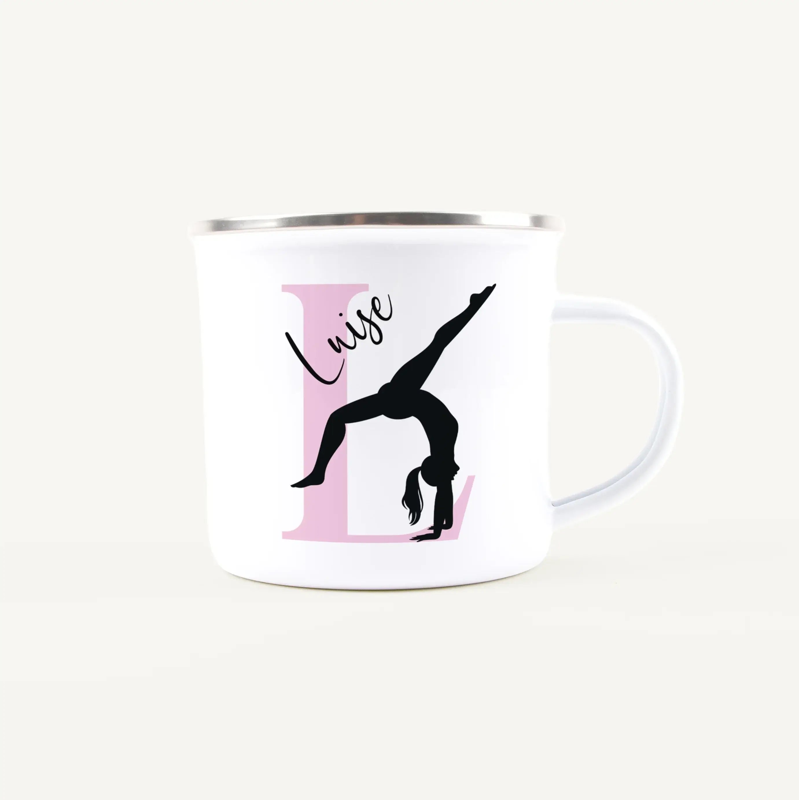 Emaille Tasse mit Namen Turnen-Emaille Tasse-famprints-Mit der Emaille Tasse mit Namen Turnen gestaltest du jeden Trainingstag ein Stück persönlicher. Bei famprints entsteht aus deinem Wunschmotiv ein liebevoll gefertigter Becher, der kleine und große Tur
