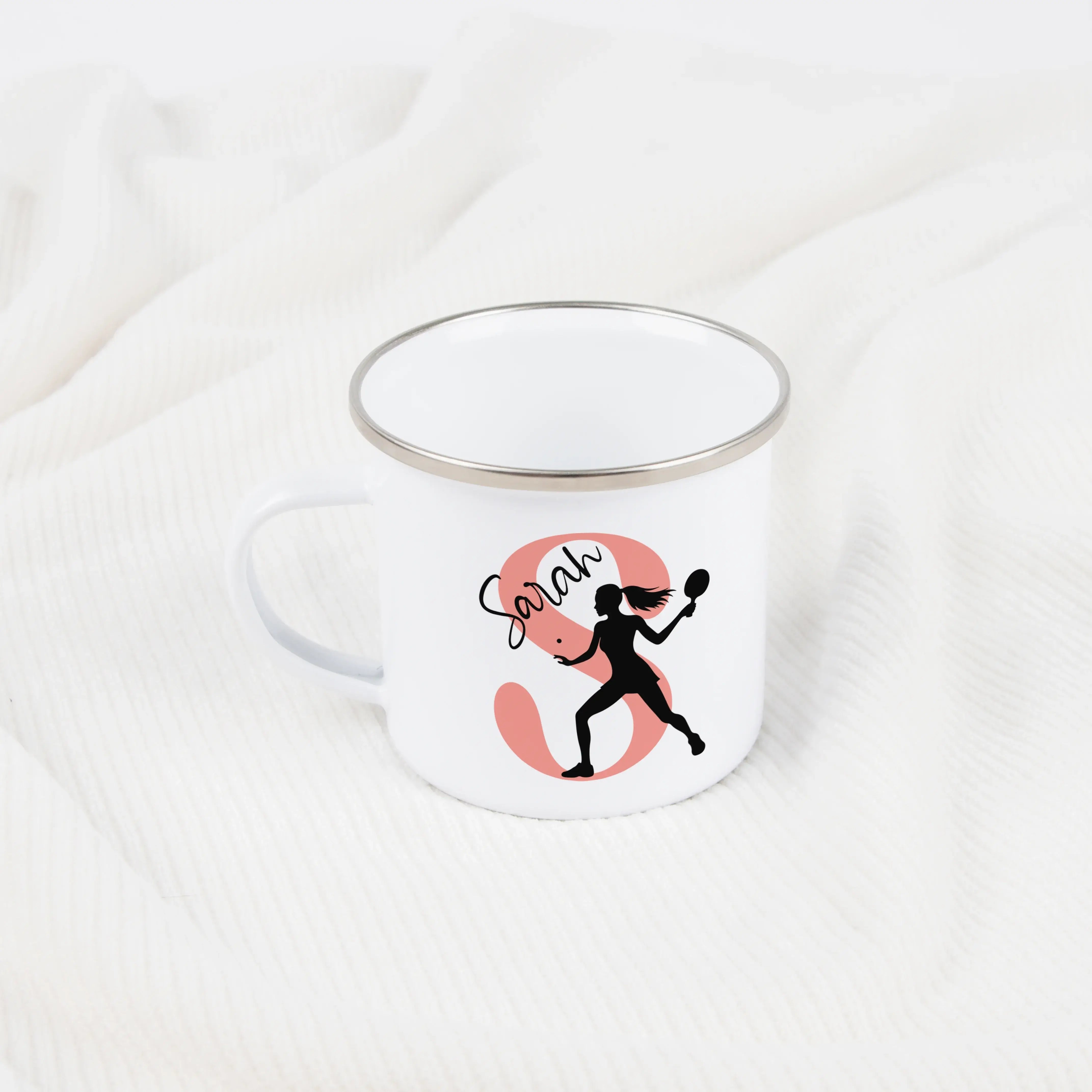 Emaille Tasse mit Namen Tischtennis-Emaille Tasse-famprints-Die Emaille Tasse mit Namen Tischtennis von famprints ist genau das Richtige, wenn du ein persönliches Geschenk für Tischtennis-Fans suchst oder dir selbst eine individuelle Tasse gestalten möcht