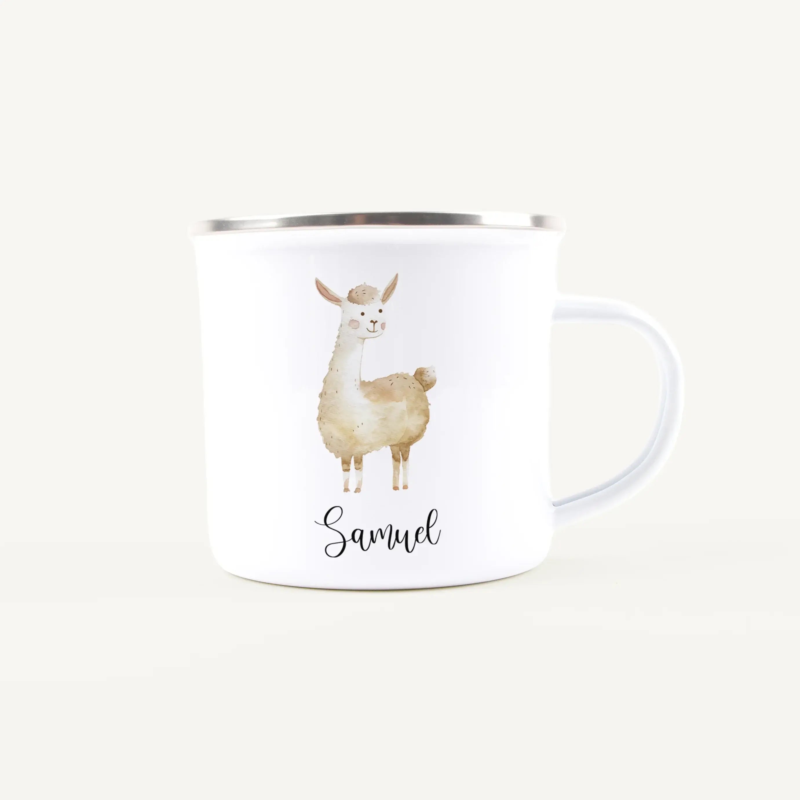 Emaille Tasse Lama-Emaille Tasse-famprints-Die Emaille Tasse Lama von famprints verbindet ein liebevolles Design mit einer persönlichen Note, die jedes Geschenk besonders macht. Das sanfte Lama Motiv in Aquarelloptik spricht Kinder sofort an und wird durc