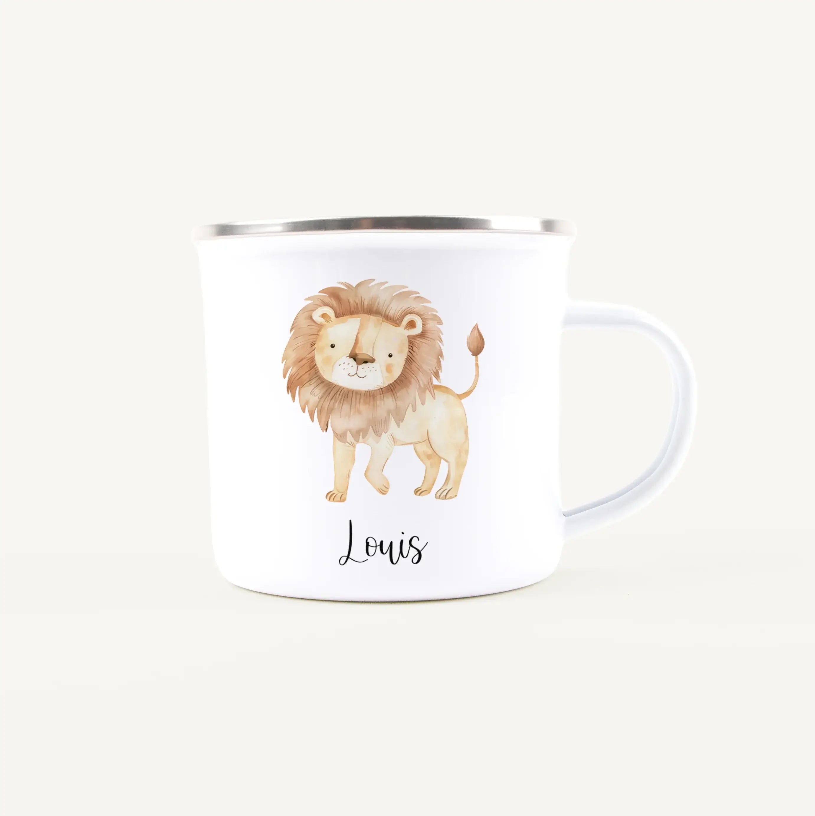 Emaille Tasse Löwe-Emaille Tasse-famprints-Die Emaille Tasse Löwe von famprints ist ein liebevoll gestaltetes Geschenk, das Kinderaugen zum Leuchten bringt. Der warme Wasserfarben-Look des Löwenmotivs wirkt freundlich und verspielt, wodurch die Tasse idea