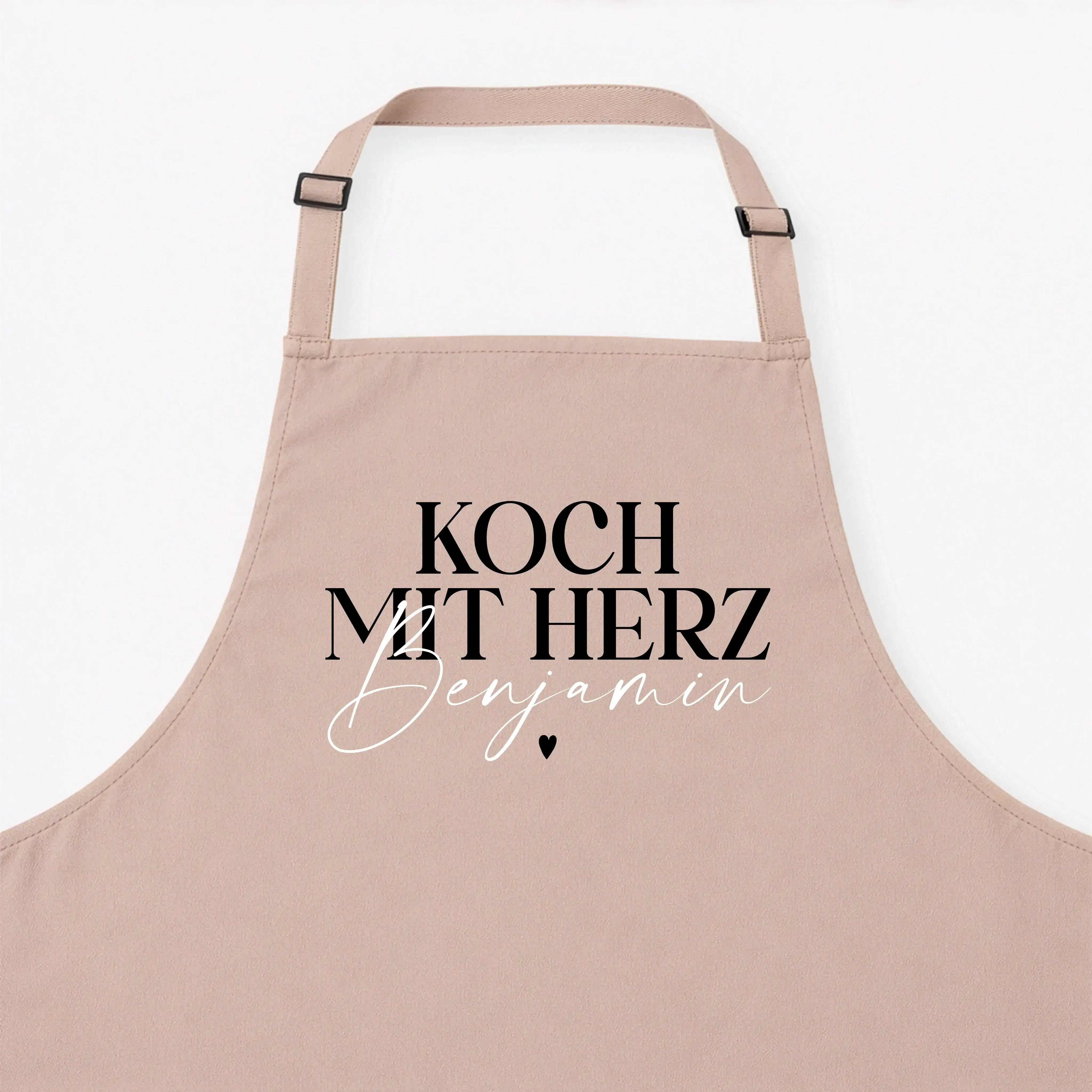 Kochschürze Koch mit Herz-Kochschürze-famprints-Kochschürze Koch mit Herz steht für Freude am Kochen und für eine persönliche Note, die man sofort sieht. Bei famprints wird aus einer hochwertigen Küchenschürze ein individuelles Geschenk, das genau zu dir