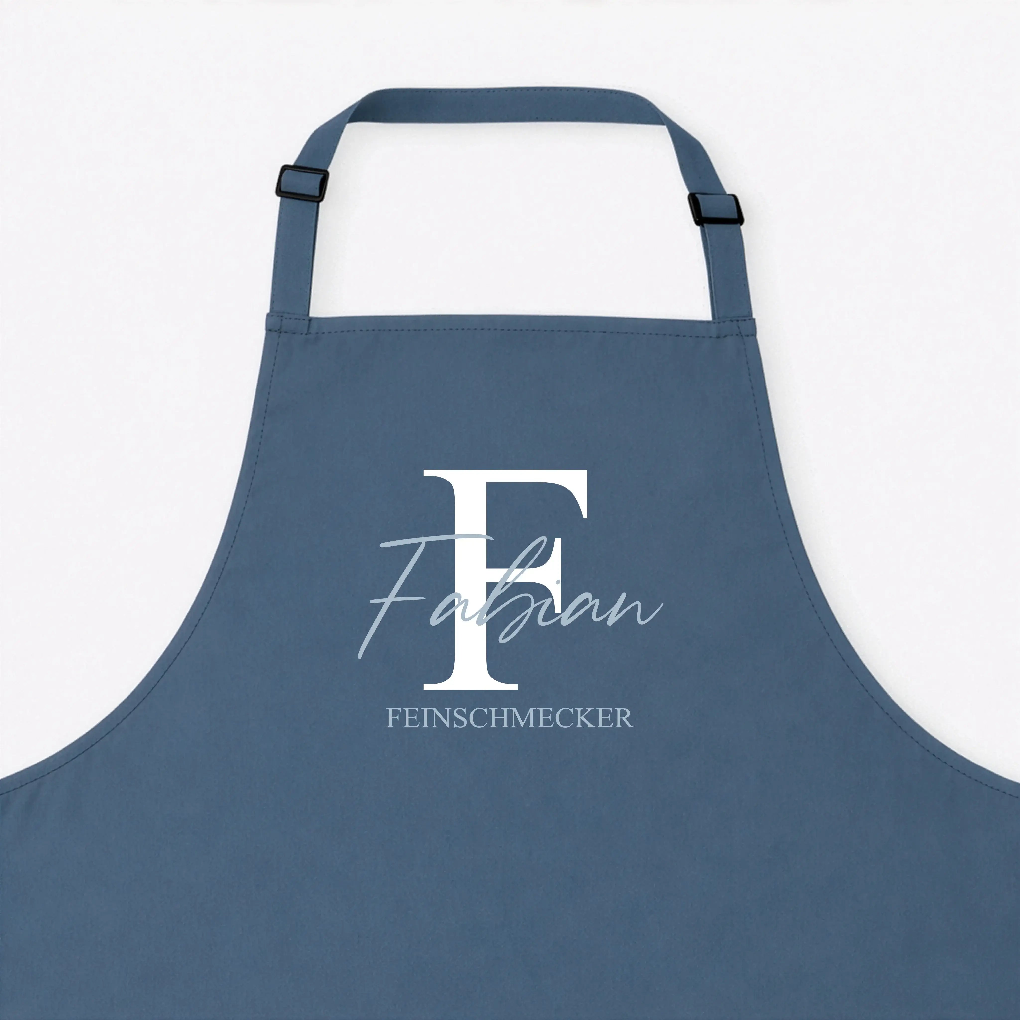 Kochschürze Initial + Text-Kochschürze-famprints-Die Kochschürze Initial + Text von famprints macht aus einem Alltagsprodukt ein persönliches Statement für Küche, Grill oder Backstube. Dein gewähltes Initial bildet den Mittelpunkt des Designs und wird mit