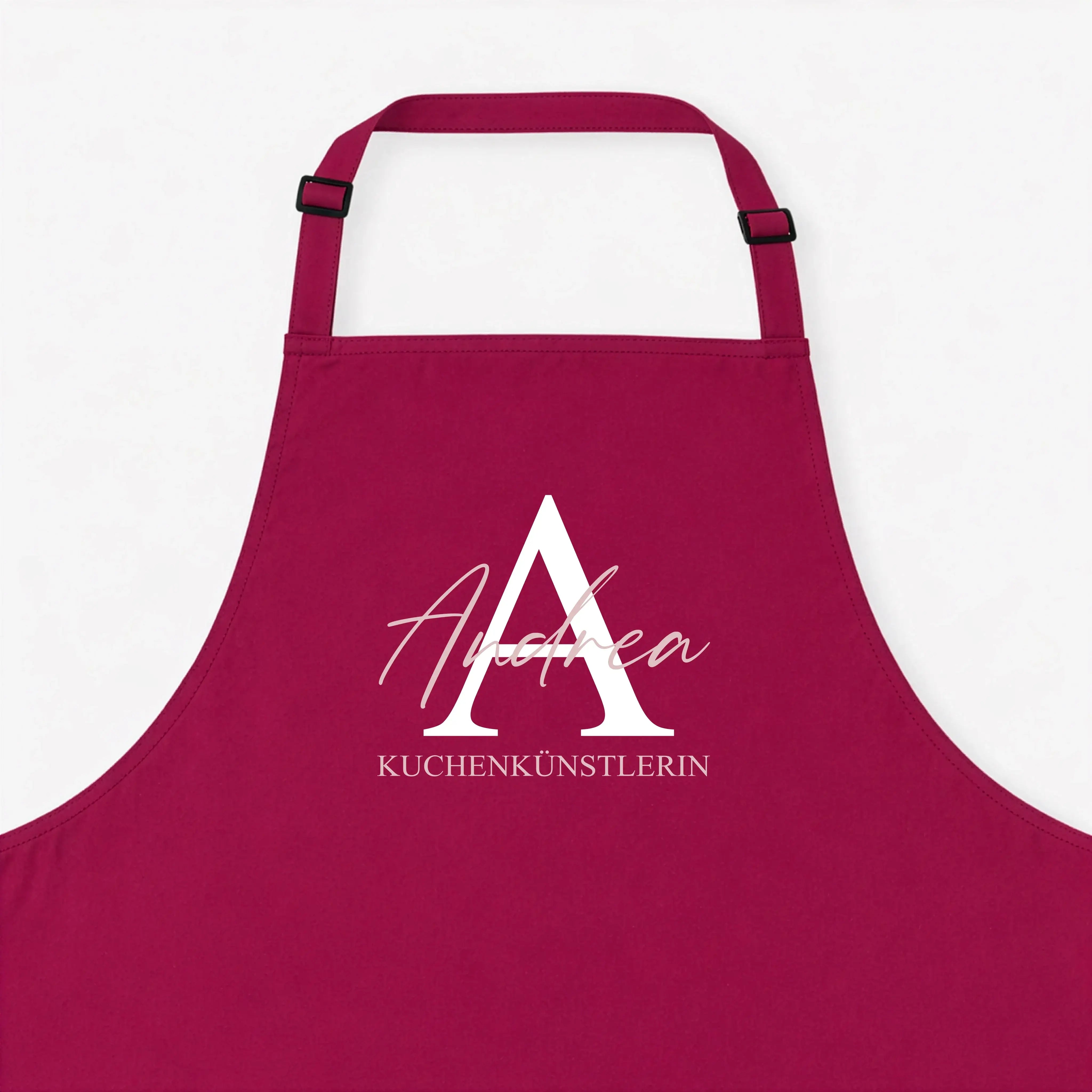 Kochschürze Initial + Text-Kochschürze-famprints-Die Kochschürze Initial + Text von famprints macht aus einem Alltagsprodukt ein persönliches Statement für Küche, Grill oder Backstube. Dein gewähltes Initial bildet den Mittelpunkt des Designs und wird mit