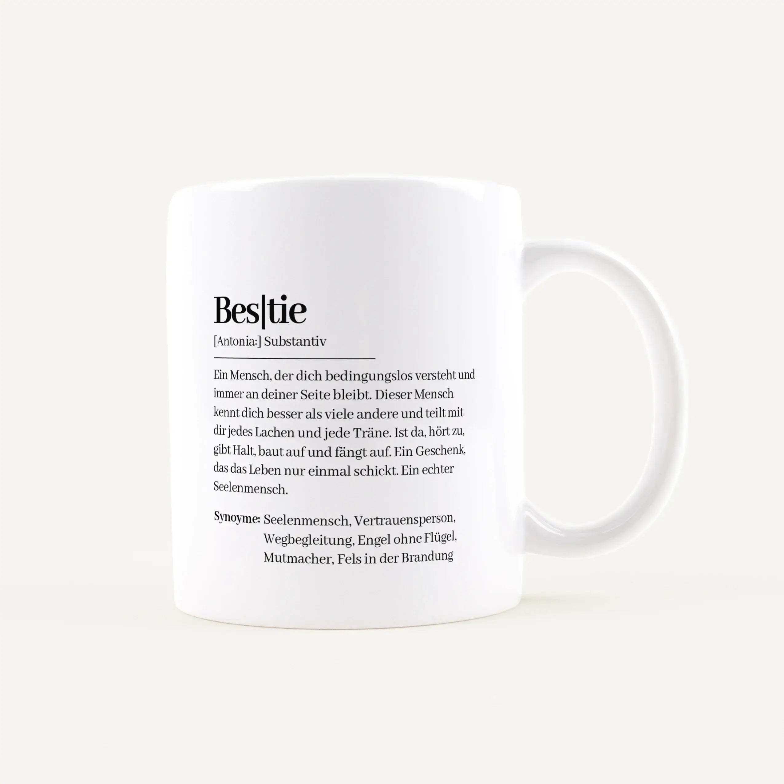 Tasse Definition Bestie-Keramik Tasse-famprints-Manche Menschen sind einfach mehr als nur Freunde. Sie kennen dein Lachen, verstehen deine leisen Momente und sind genau dann da, wenn du sie brauchst. Unsere Tasse Definition Bestie bringt dieses besondere