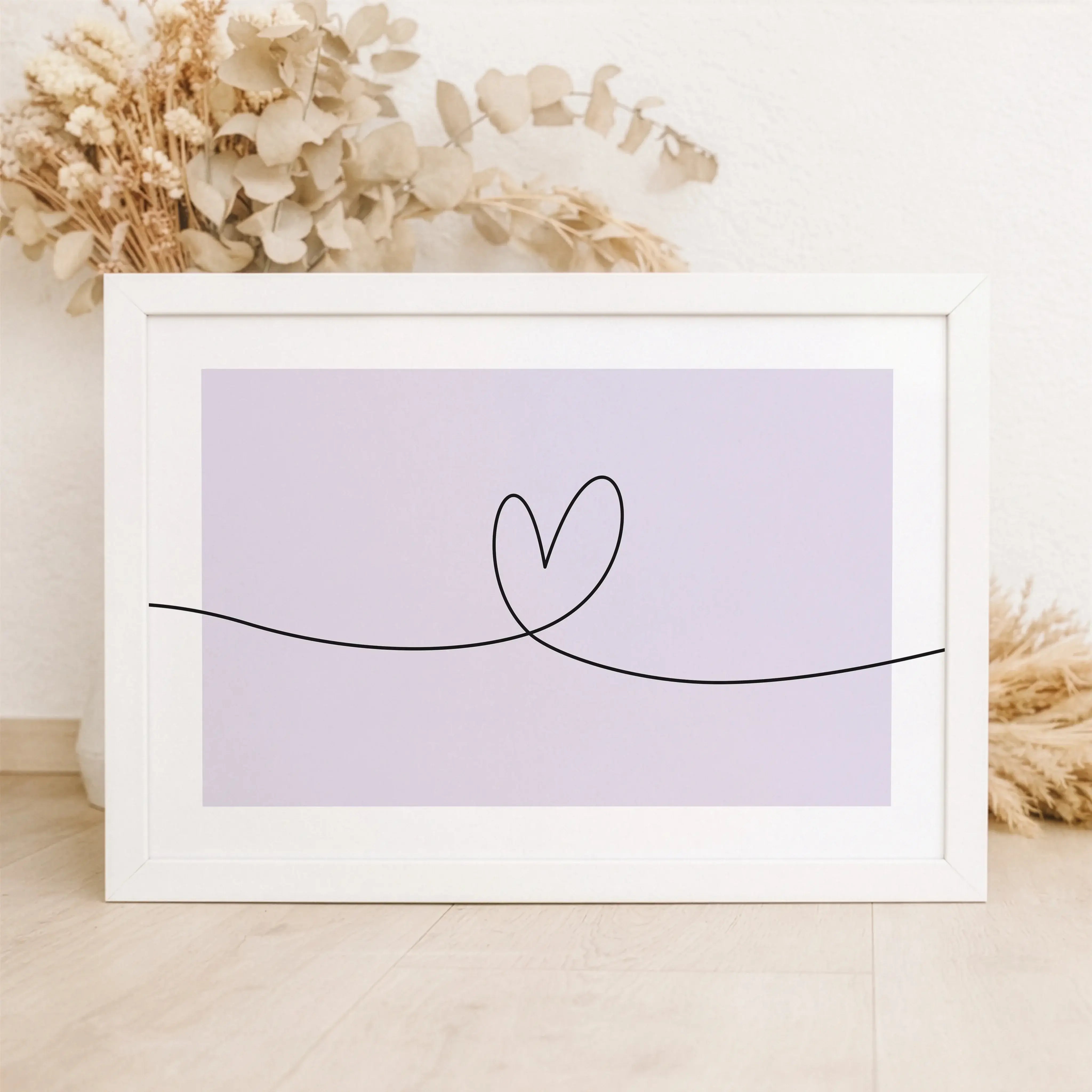 Herzlinie Poster No2-Poster-famprints-Das Herzlinie Poster No2 ist ein modernes Line Art Poster mit klarer Linienführung. Eine schwarze, durchgehende Linie verläuft von links nach rechts über das gesamte Motiv und formt in der Mitte eine schlichte Herzkon