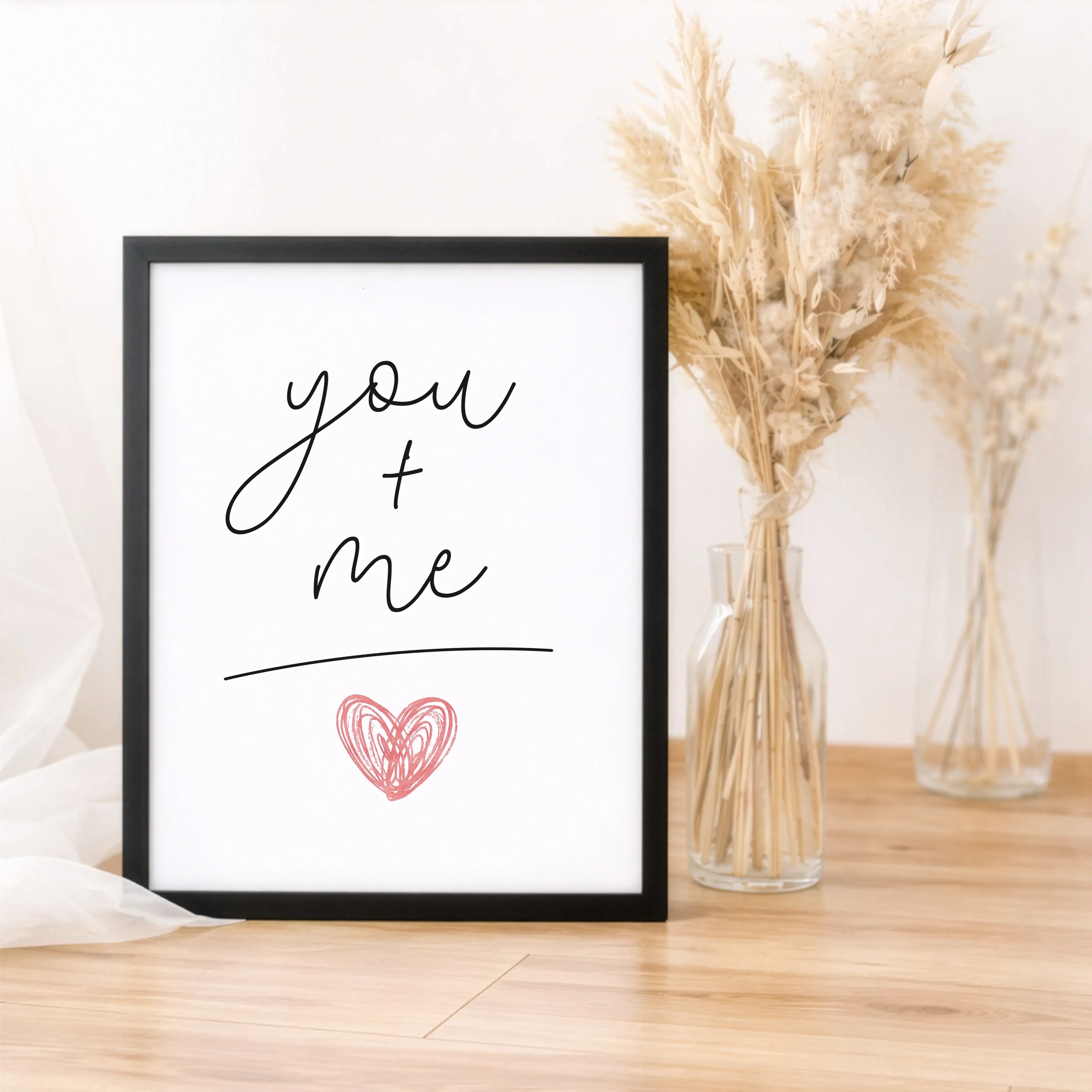 Poster 'You and me'-Poster-famprints-Das Poster You and me ist eine moderne Art, eure Verbindung sichtbar zu machen. Das minimalistische Design mit handschriftlichem Look passt sich ruhig und stilvoll jedem Raum an und wird schnell zu einem festen Teil eu