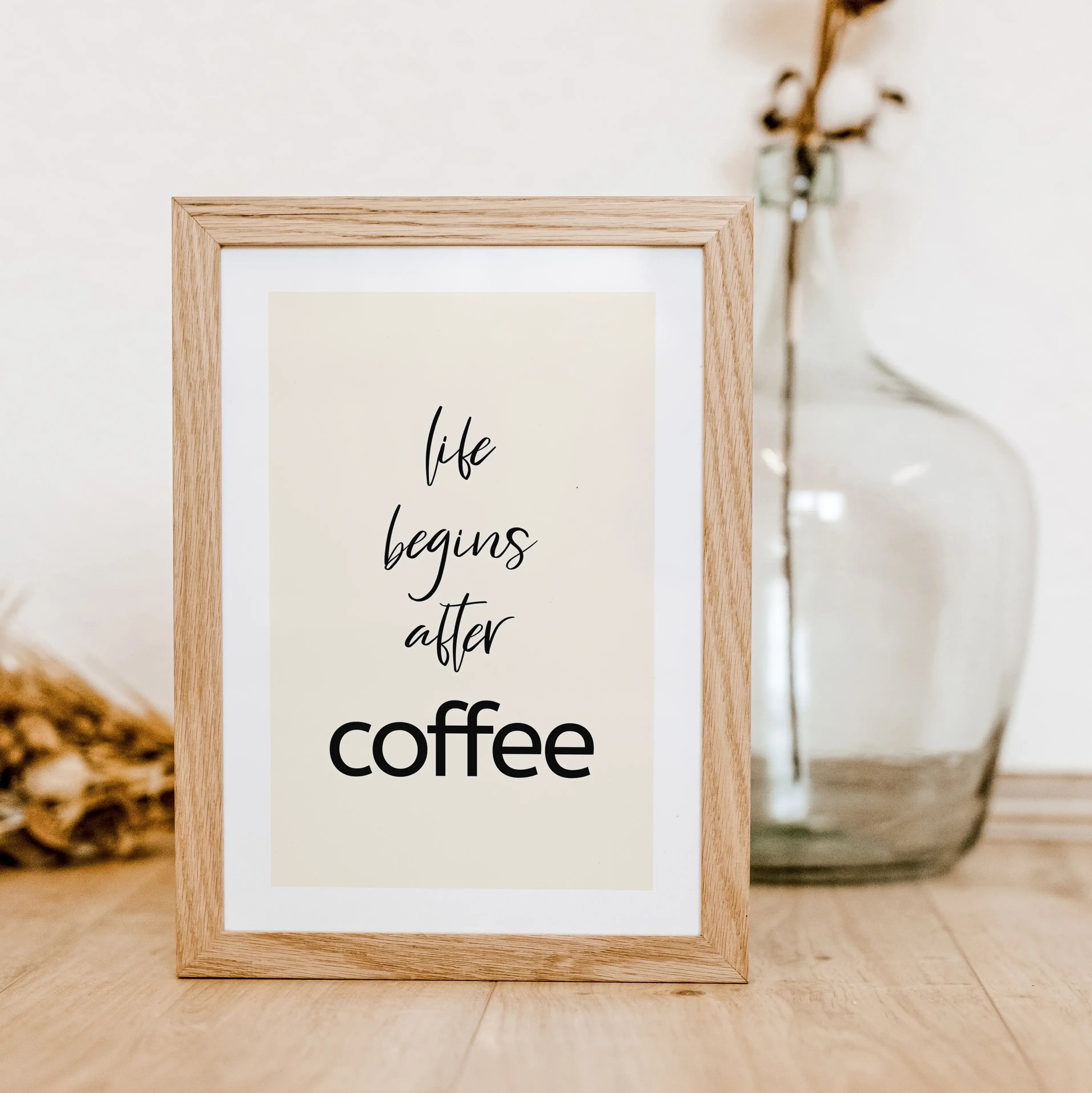 Kaffee Poster 'life begins'-famprints-Poster-Witzig, lässig und mit viel Charme – so präsentiert sich unser neues Kaffee Poster! Egal ob in der Küche oder im Wohnzimmer – dieses Poster ist die perfekte Wanddeko für alle, die ihre Liebe zum Kaffee offen zu