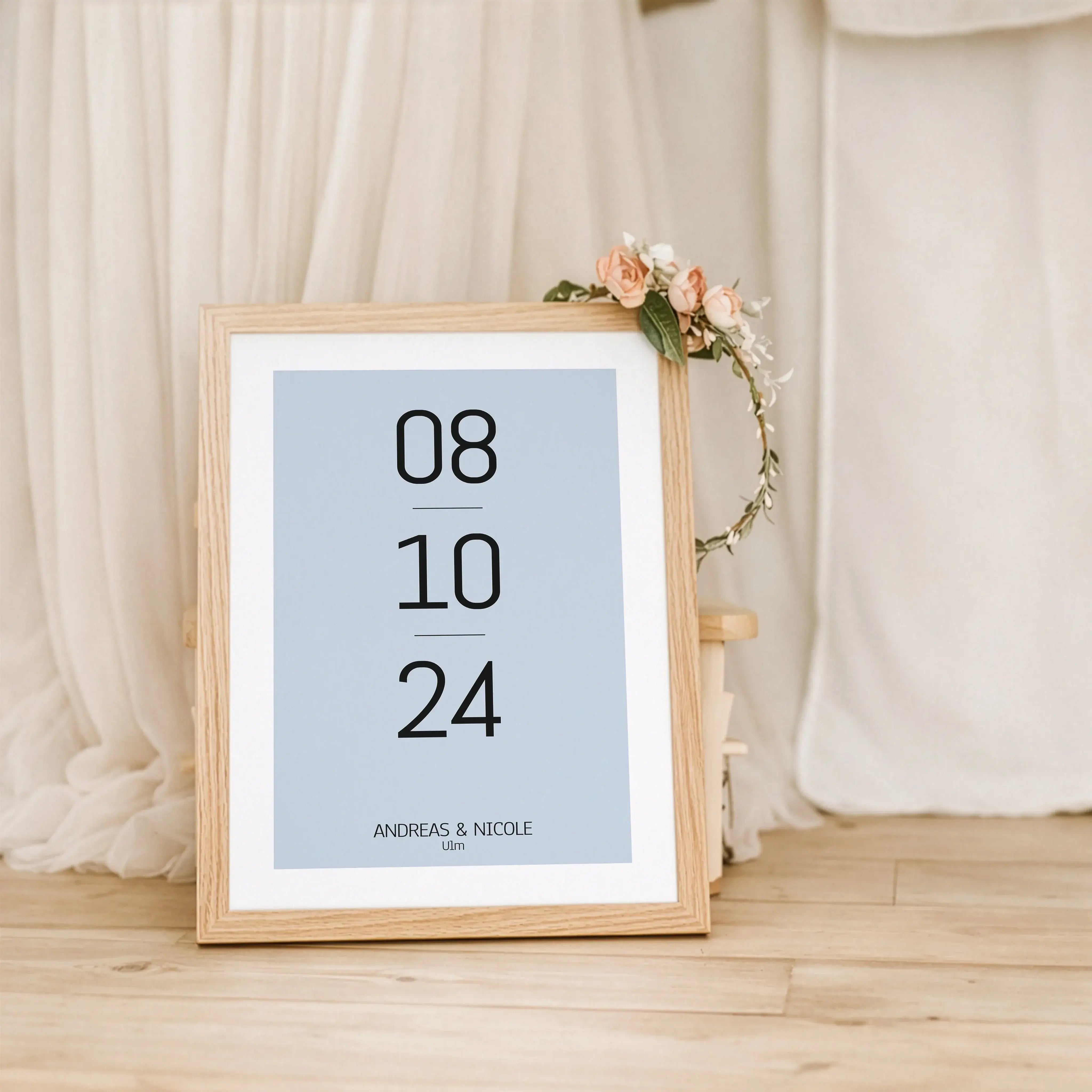 Datum Poster-Personalisiertes Poster-famprints-Ein Datum kann alles verändern. Mit dem Datum Poster von famprints hältst du genau diesen einen Moment sichtbar fest, der für euch Bedeutung hat. Ob Kennenlerntag, Hochzeit, Jahrestag oder ein anderes persönl