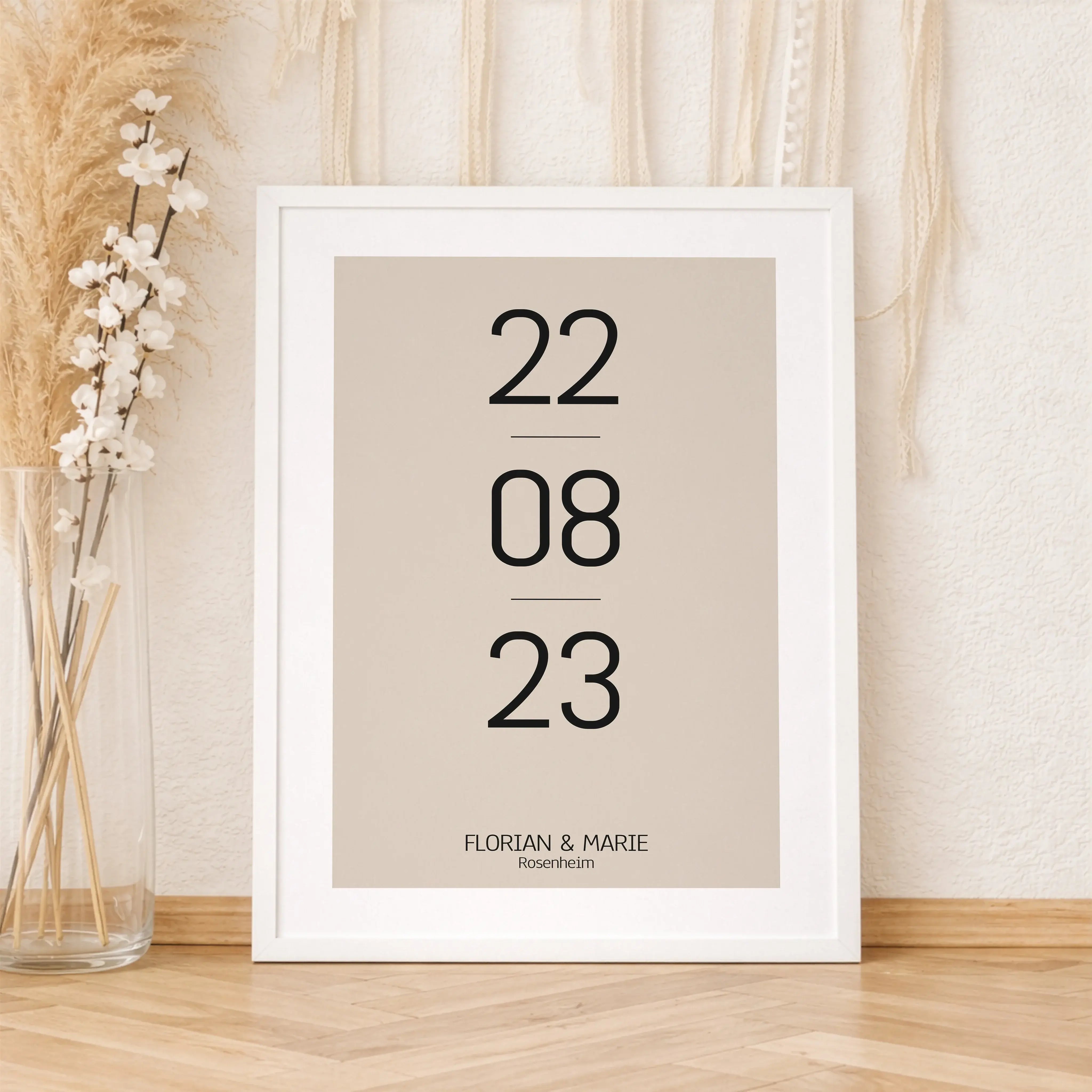 Datum Poster-Personalisiertes Poster-famprints-Ein Datum kann alles verändern. Mit dem Datum Poster von famprints hältst du genau diesen einen Moment sichtbar fest, der für euch Bedeutung hat. Ob Kennenlerntag, Hochzeit, Jahrestag oder ein anderes persönl