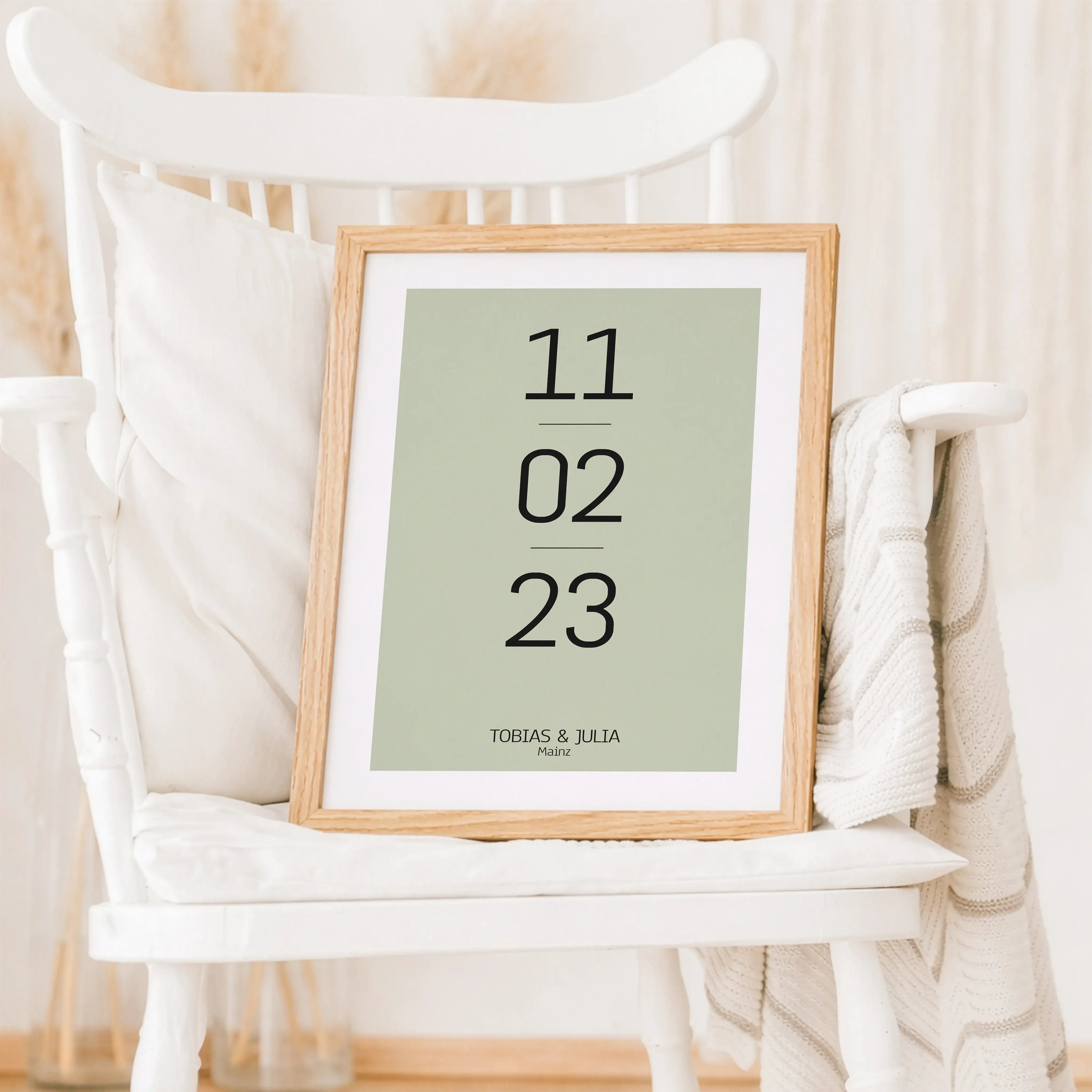 Datum Poster-Personalisiertes Poster-famprints-Ein Datum kann alles verändern. Mit dem Datum Poster von famprints hältst du genau diesen einen Moment sichtbar fest, der für euch Bedeutung hat. Ob Kennenlerntag, Hochzeit, Jahrestag oder ein anderes persönl