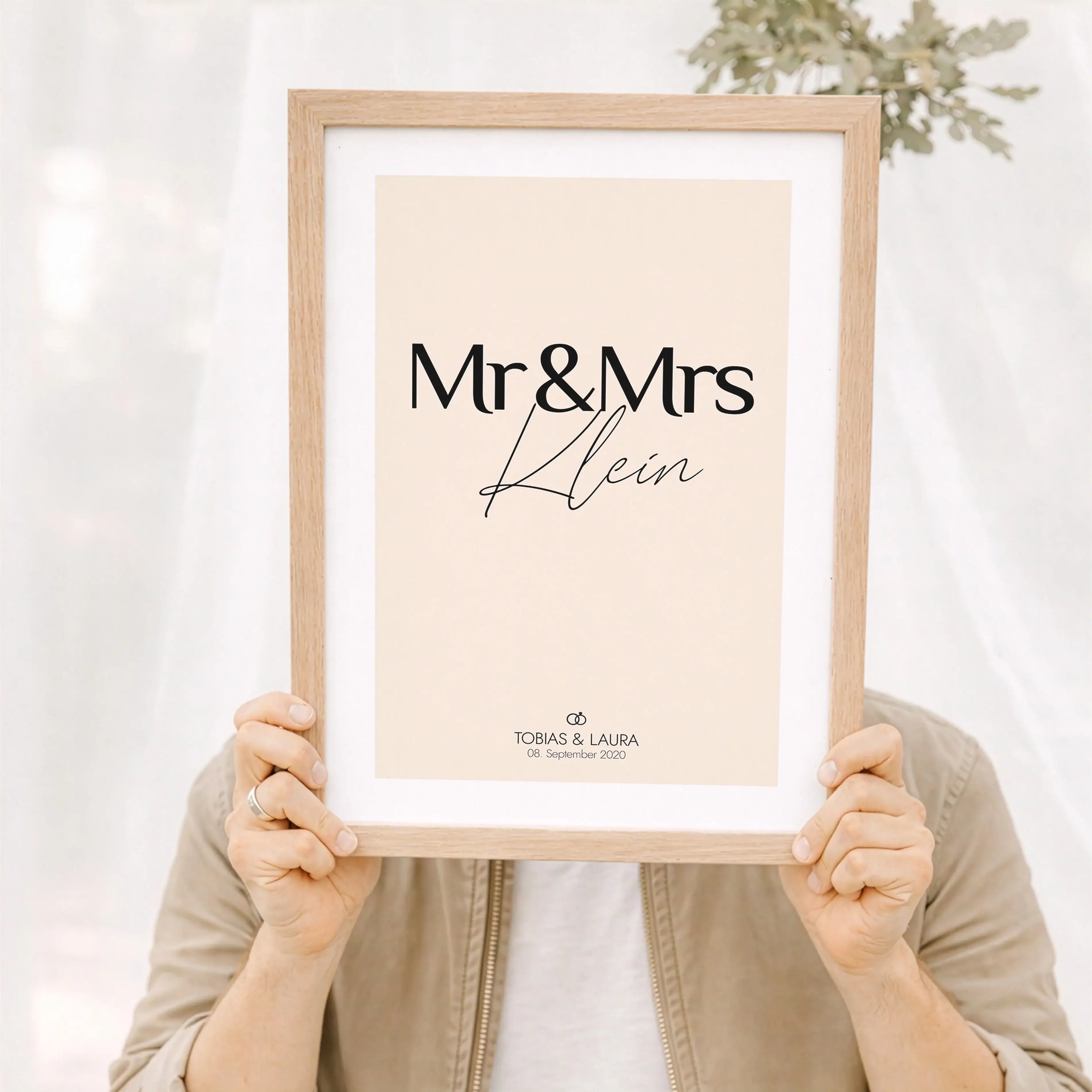 Hochzeit Poster Mr & Mrs-Personalisiertes Poster-famprints-Das Hochzeit Poster Mr & Mrs ist eine stilvolle Möglichkeit, eure Liebe sichtbar zu machen und euren großen Tag festzuhalten. Mit Namen, Datum oder einem persönlichen Zusatz wird aus dem Design ei