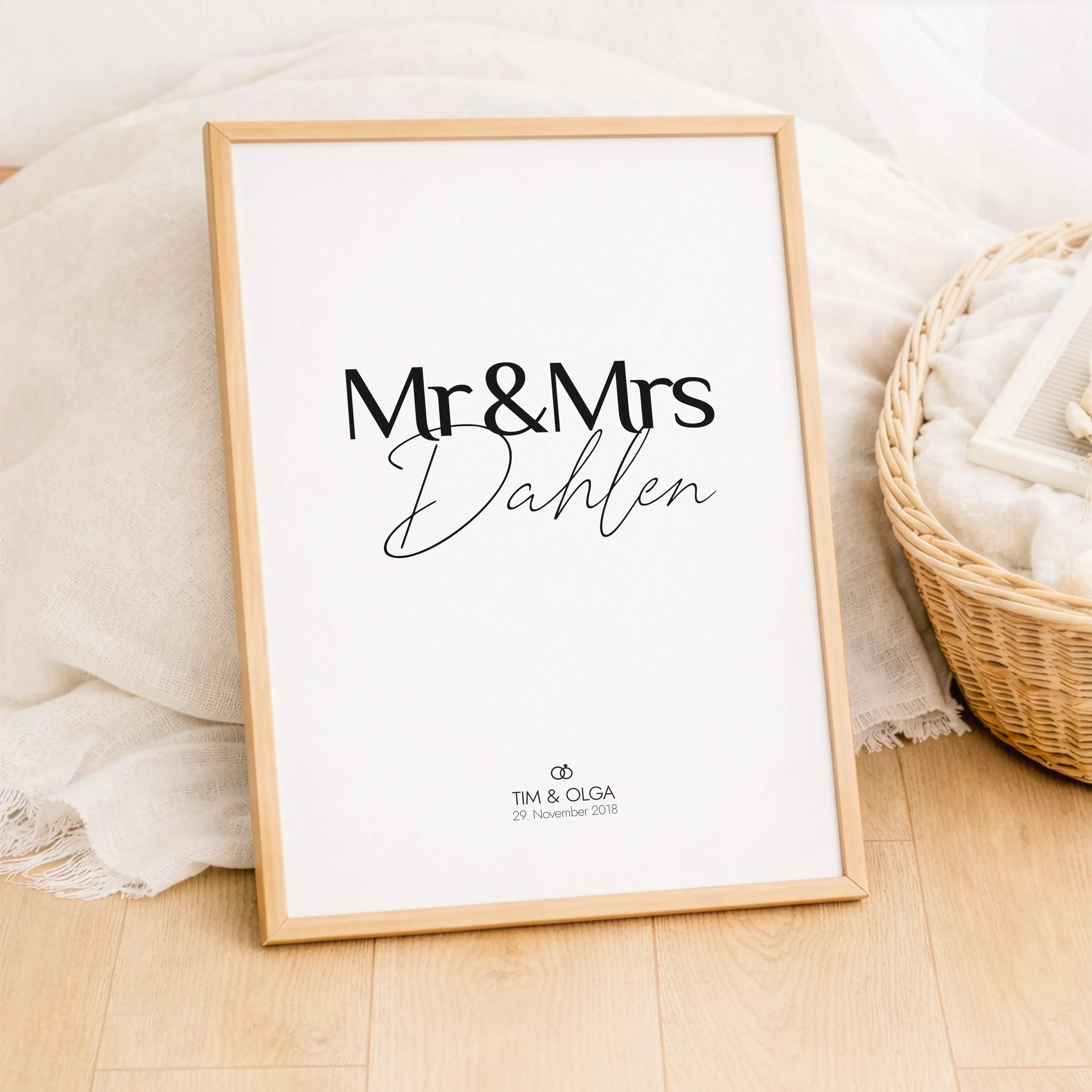Hochzeit Poster Mr & Mrs-Personalisiertes Poster-famprints-Das Hochzeit Poster Mr & Mrs ist eine stilvolle Möglichkeit, eure Liebe sichtbar zu machen und euren großen Tag festzuhalten. Mit Namen, Datum oder einem persönlichen Zusatz wird aus dem Design ei