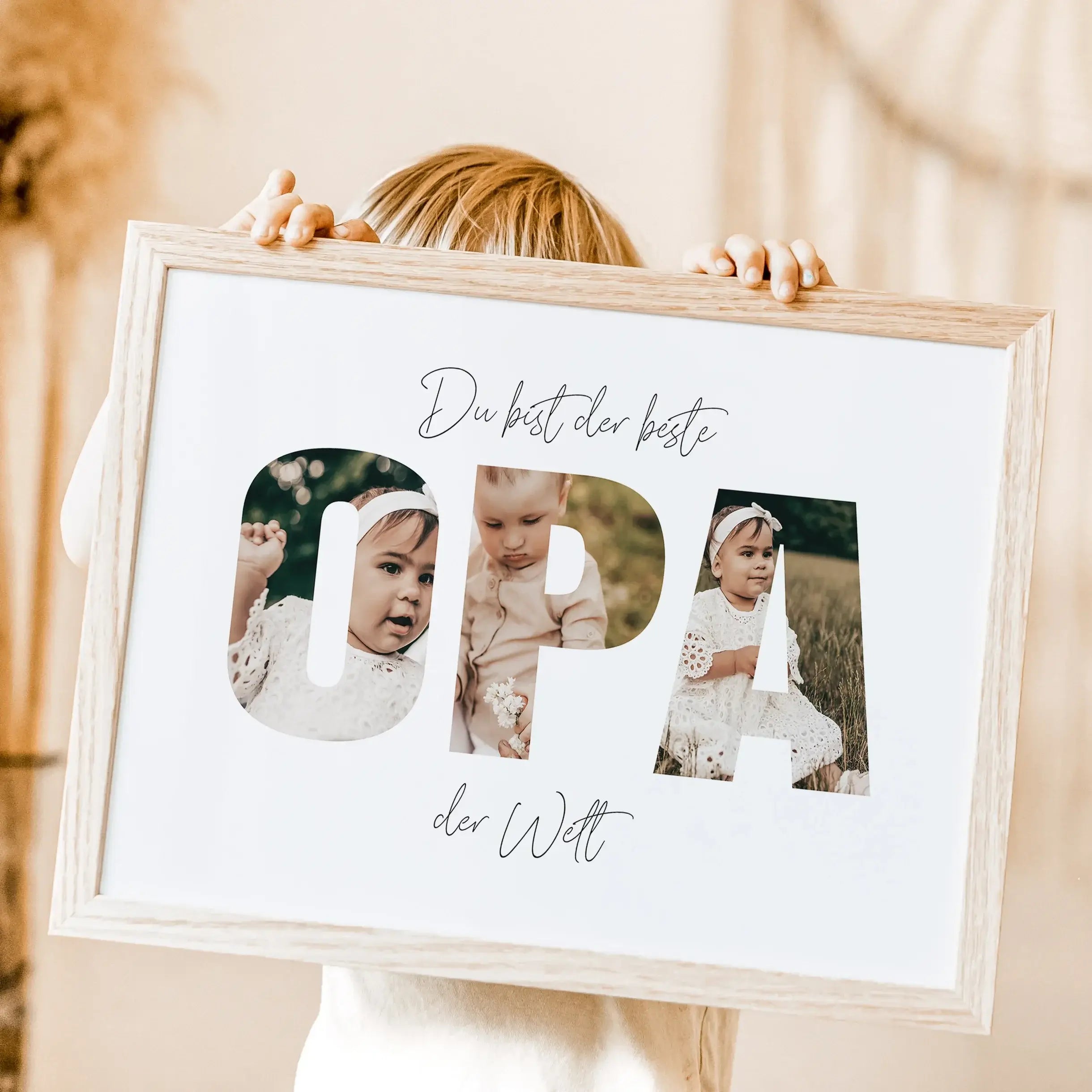 Bester Opa Poster-Personalisiertes Poster-famprints-Das Bester Opa Poster ist das perfekte Geschenk für deinen lieben Opa. Mit der Möglichkeit, persönliche Fotos hinter dem Schriftzug "OPA" zu platzieren, wird dieses Poster zu einem einzigartigen Erinneru