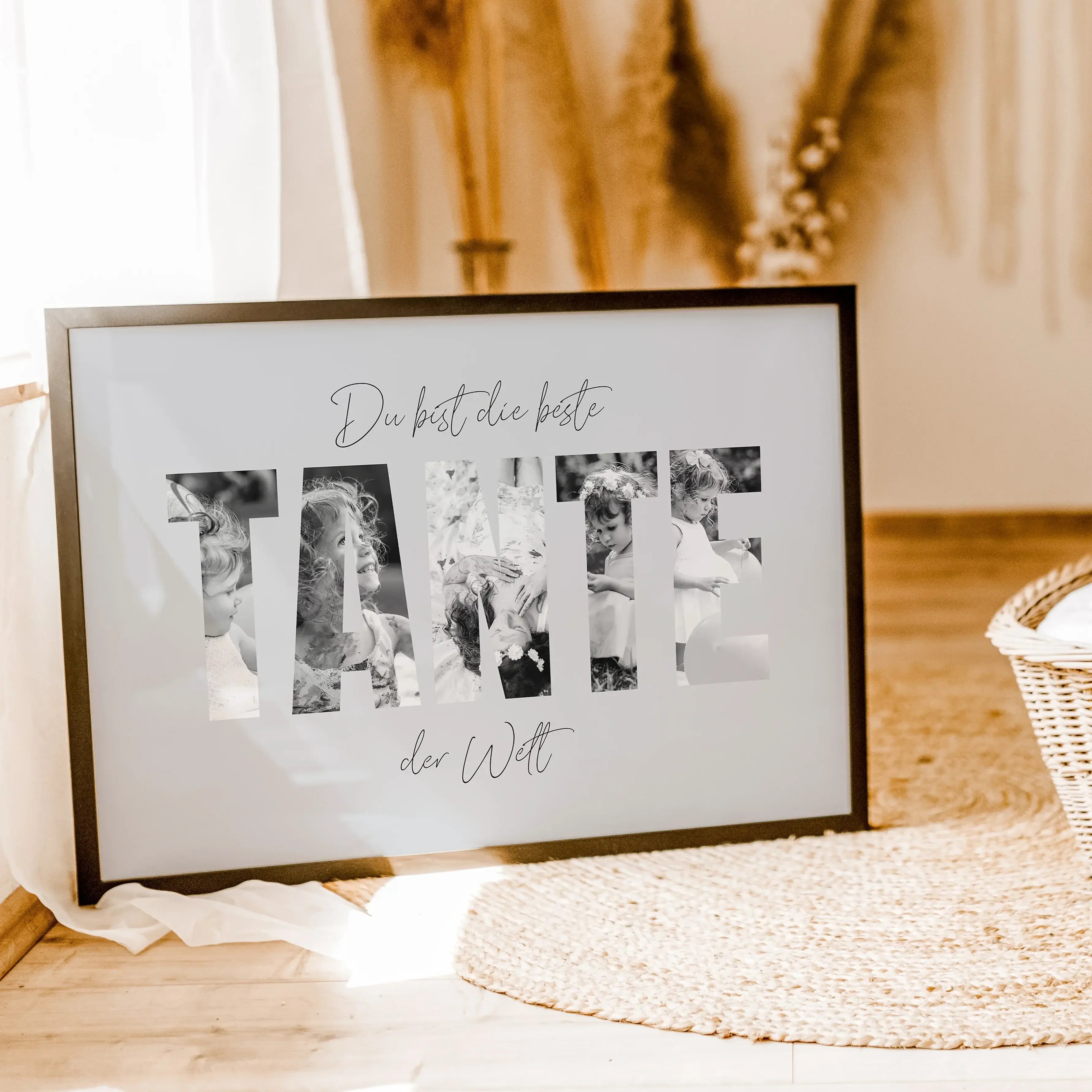 Beste Tante Poster-famprints-Personalisiertes Poster-Das "Beste Tante Poster" ist das ideale Geschenk für die beste Tante der Welt. Hinter die dicken Buchstaben können deine persönlichen Fotos platziert werden, um eine einzigartige Fotocollage zu gestalte