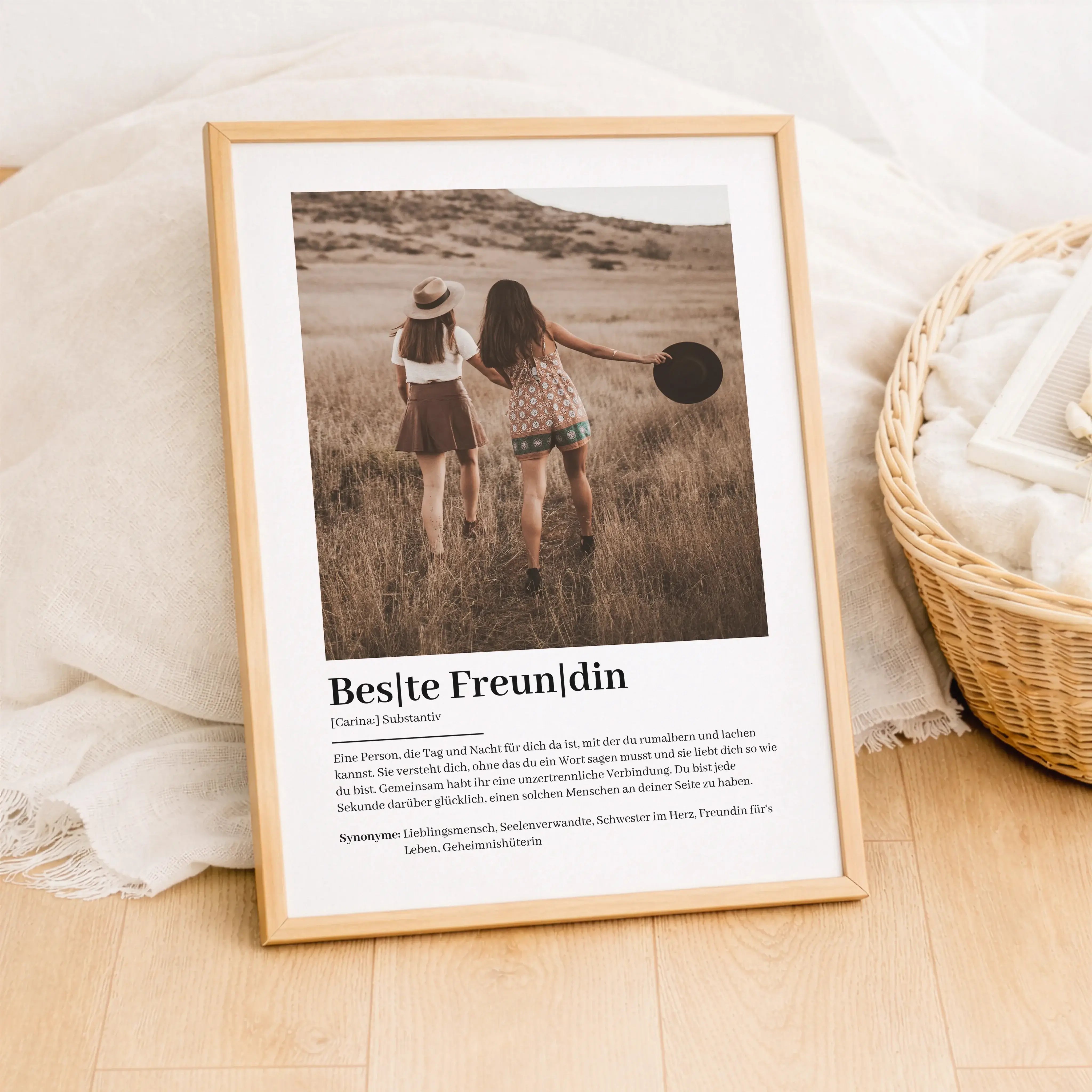 Beste Freundin Definition Foto Poster-Personalisiertes Poster-famprints-Das Beste Freundin Definition Foto Poster von famprints ist eine persönliche Geschenkidee für Menschen, die im Alltag mehr sagen als tausend Worte. Dieses individuell gestaltbare Post