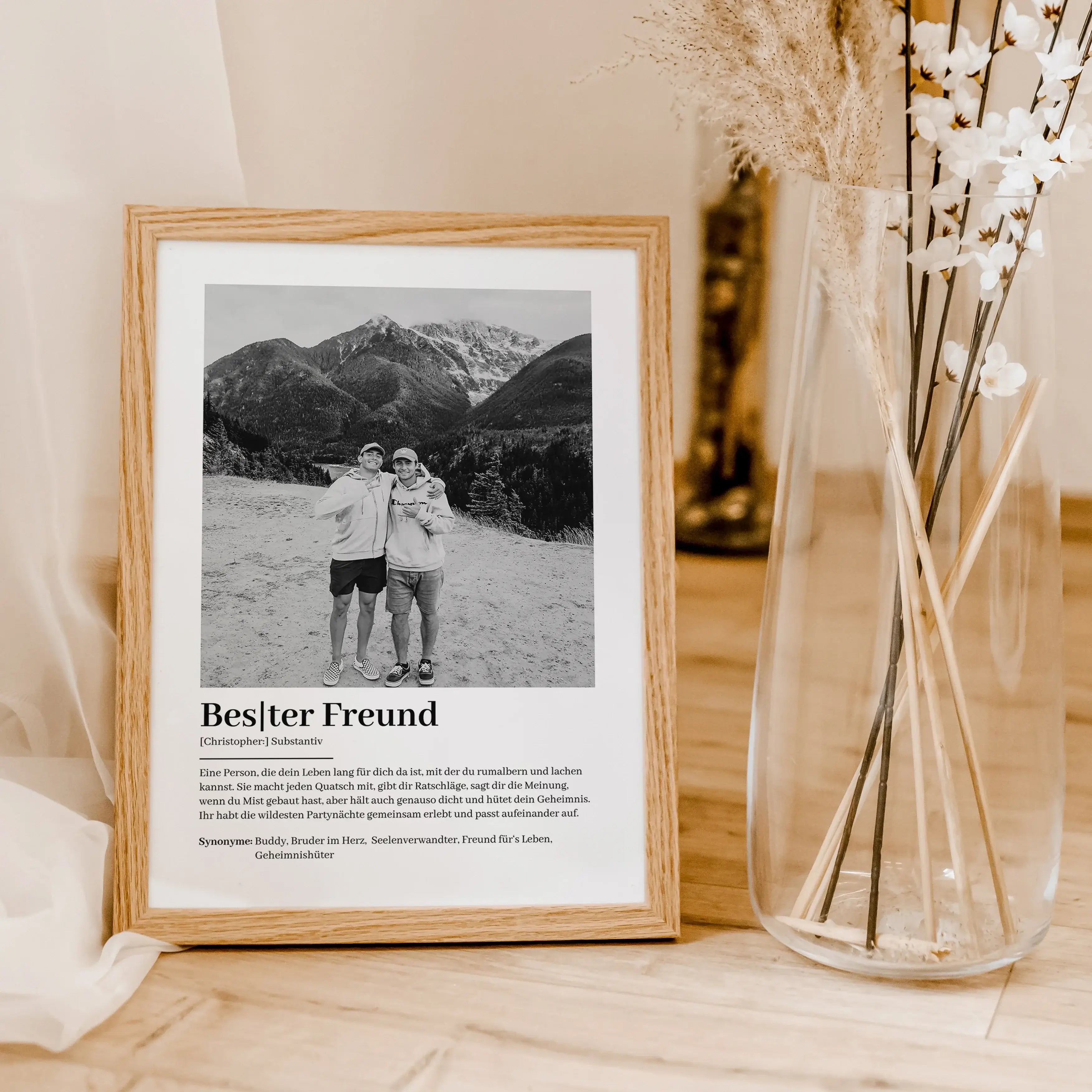 Bester Freund Definition Foto Poster-famprints-Personalisiertes Poster-Das beste Freund Definition Foto Poster ist der perfekte Weg, um deinen besten Freund zu feiern. Personalisierbar mit seinem Namen und einem persönlichen Foto, wird dieses Poster siche