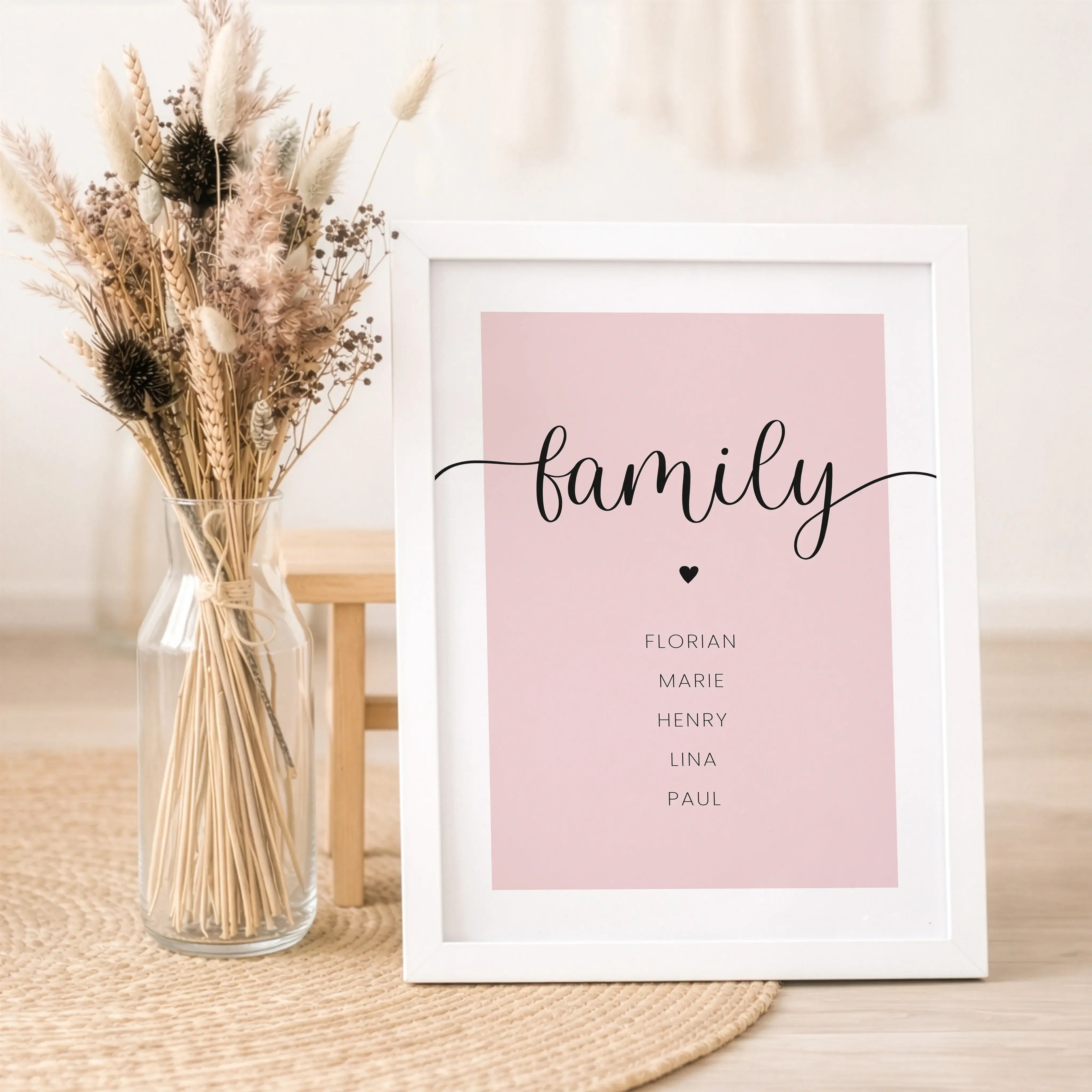 Familienposter Herz-Personalisiertes Poster-famprints-Das Familienposter Herz von famprints ist eine stilvolle Art, eure Familie sichtbar zu machen. Das moderne Hochformat verbindet eine ruhige Typografie mit einem feinen Herzsymbol und schafft so ein per