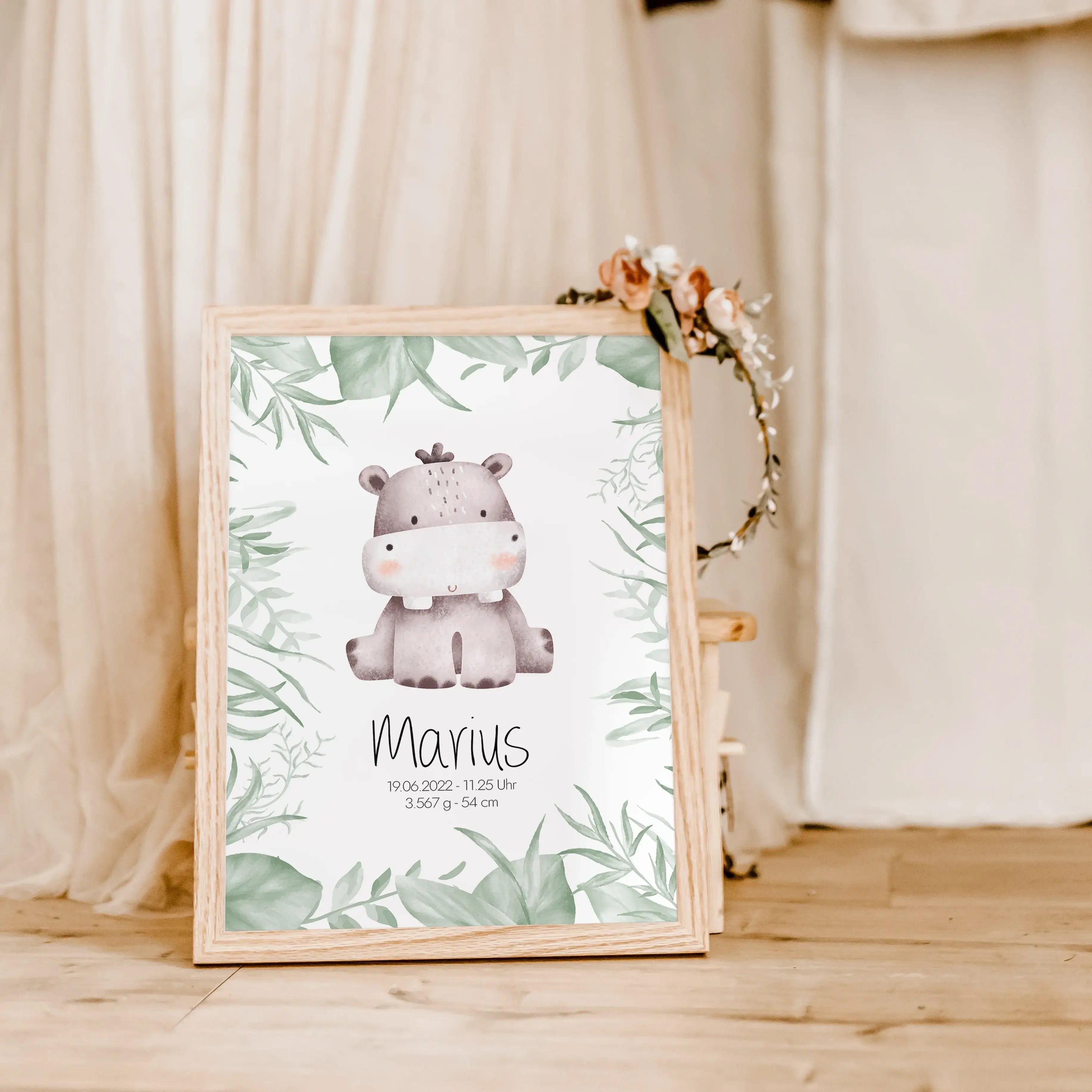Geburtsposter Safari-famprints-Personalisiertes Poster-Auf dem Geburtsposter 'Safari' findest du unter dem Tier Motiv den Namen und die Geburtsdaten von deinem Liebling. Bei unserem Safari Poster kannst du zwischen den Tier Motiven Löwe, Nilpferd, Giraffe