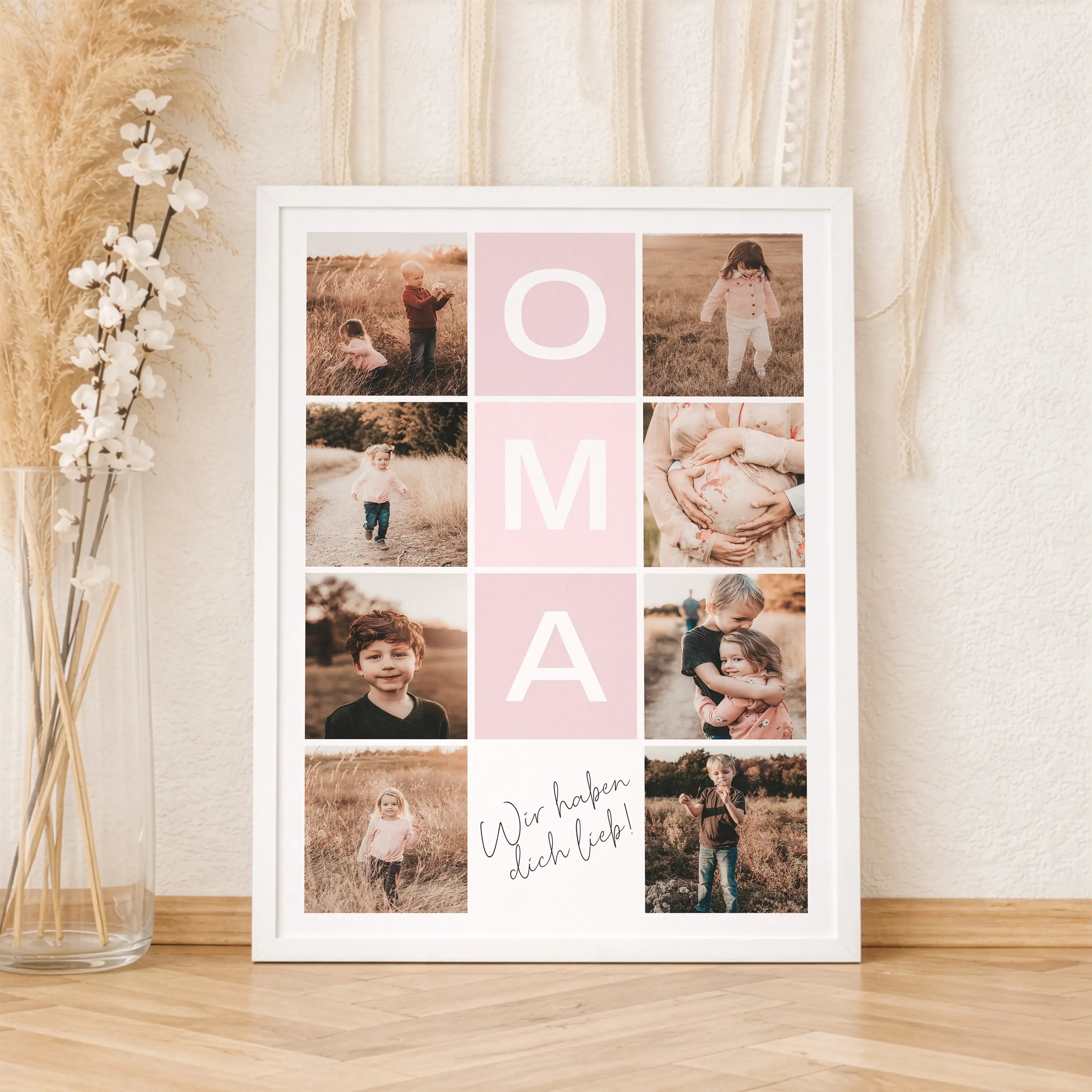 Fotocollage Oma Poster-Personalisiertes Poster-famprints-Mit einem Fotocollage Oma Poster von famprints schenkst du deiner Oma etwas wirklich Persönliches. Du gestaltest ein individuelles Poster mit euren schönsten Fotos und einem eigenen Text, der genau