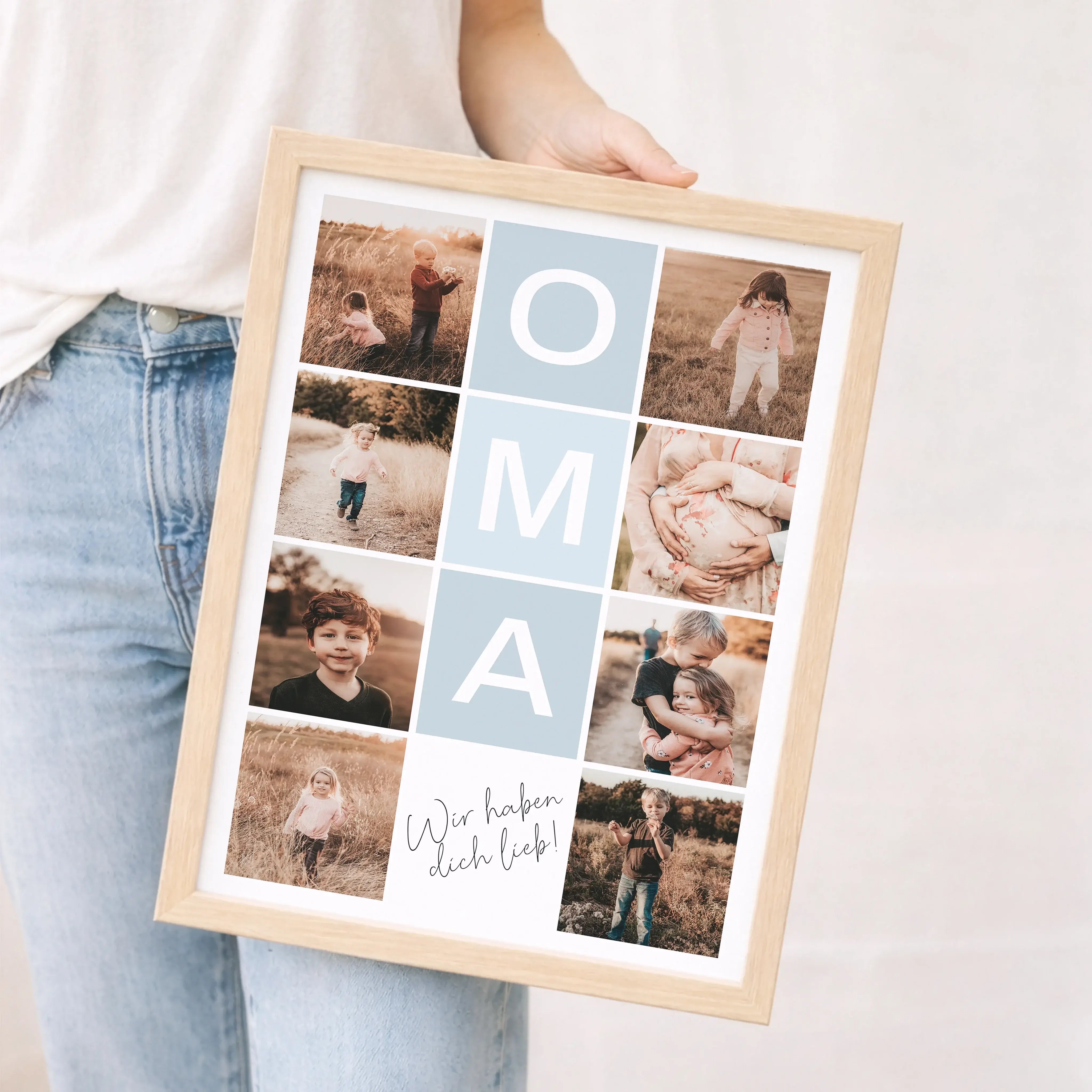 Fotocollage Oma Poster-Personalisiertes Poster-famprints-Mit einem Fotocollage Oma Poster von famprints schenkst du deiner Oma etwas wirklich Persönliches. Du gestaltest ein individuelles Poster mit euren schönsten Fotos und einem eigenen Text, der genau