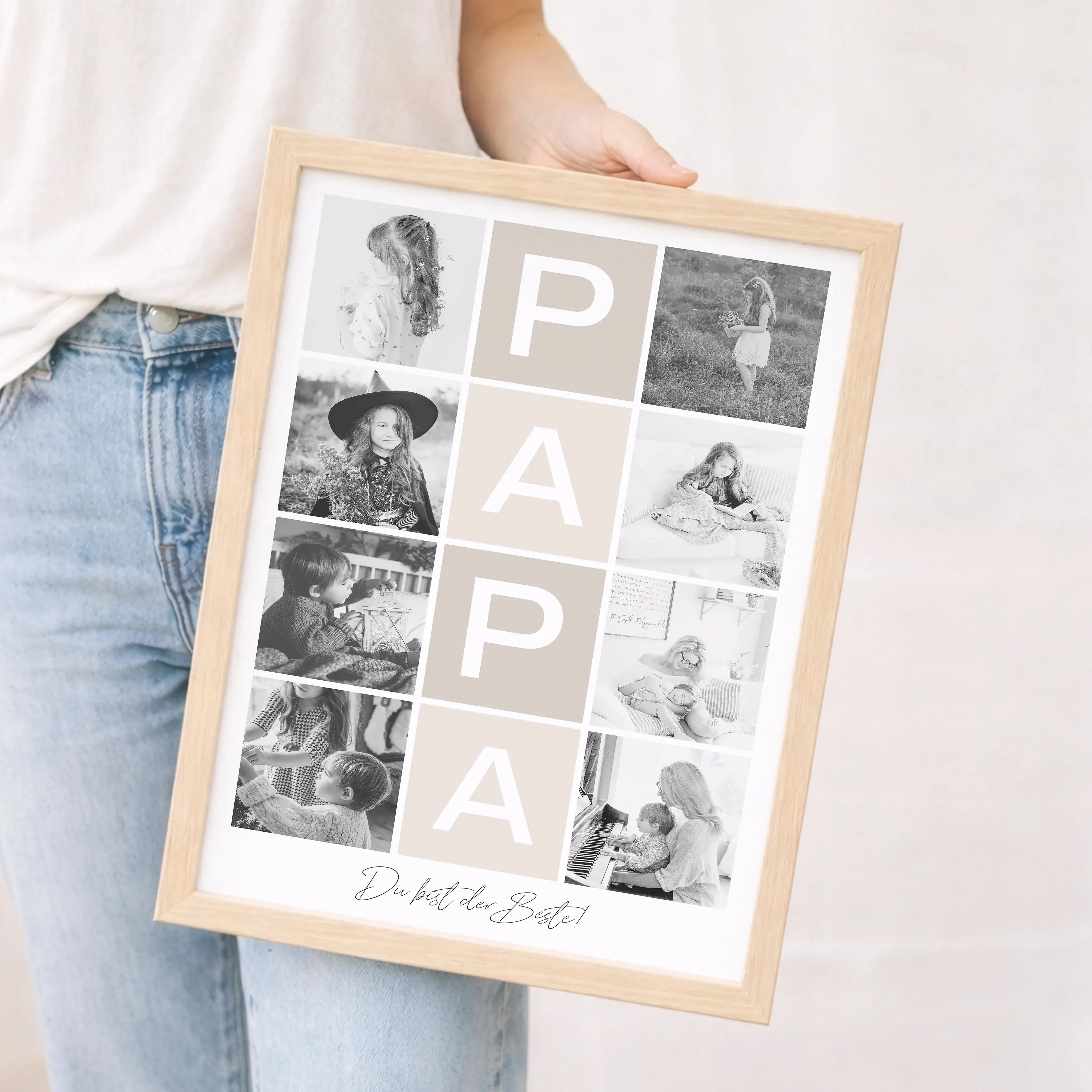 Fotocollage Papa Poster-Personalisiertes Poster-famprints-Mit dem Fotocollage Papa Poster gestaltest du ein persönliches Geschenk, das eure gemeinsamen Momente sichtbar macht. Im Mittelpunkt steht das Wort Papa, modern angeordnet und ergänzt durch deine L