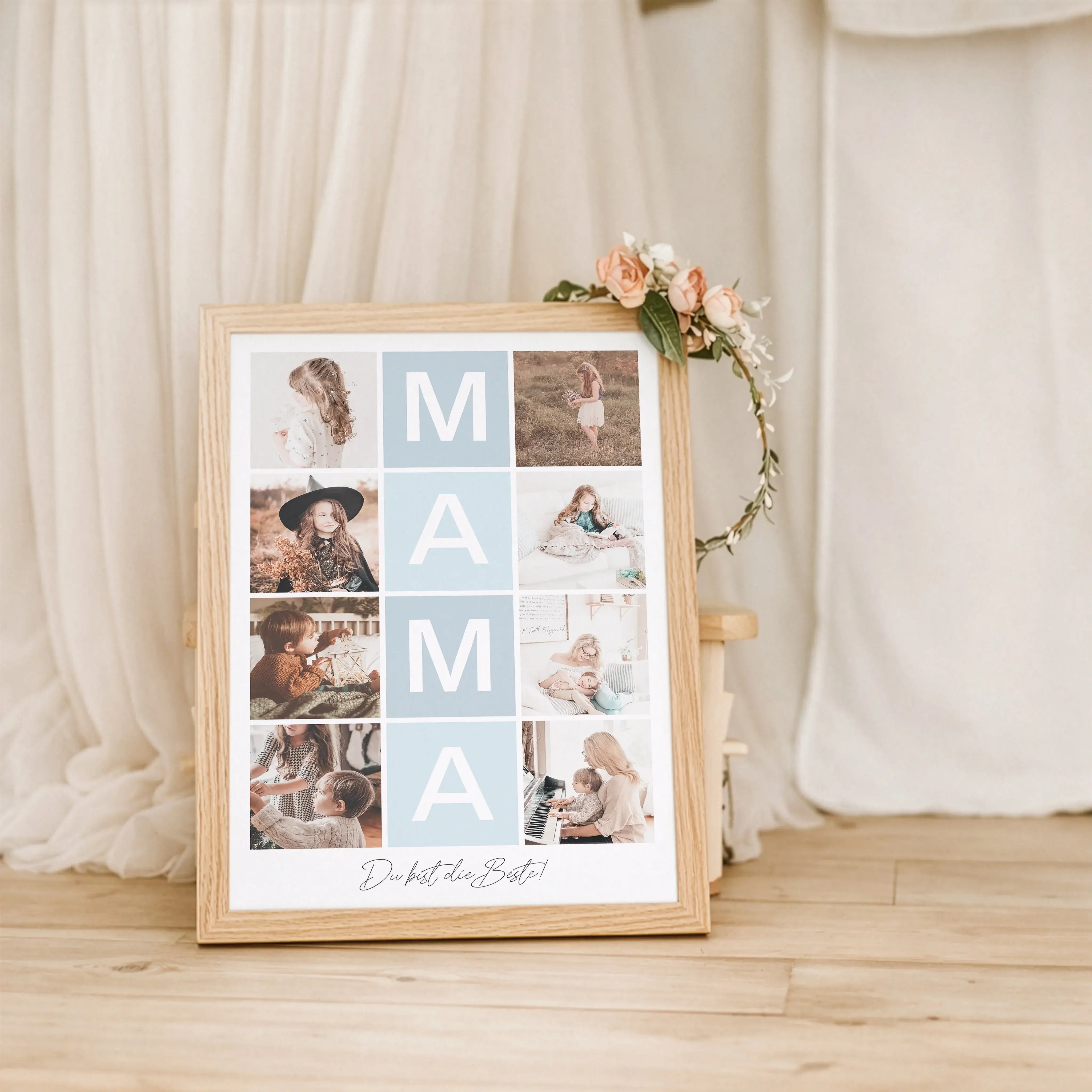 Fotocollage Mama Poster-Personalisiertes Poster-famprints-Mit dem Fotocollage Mama Poster gestaltest du ein persönliches Geschenk, das eure gemeinsamen Momente sichtbar macht. Im Mittelpunkt steht der Schriftzug Mama, ergänzt durch deine ausgewählten Foto