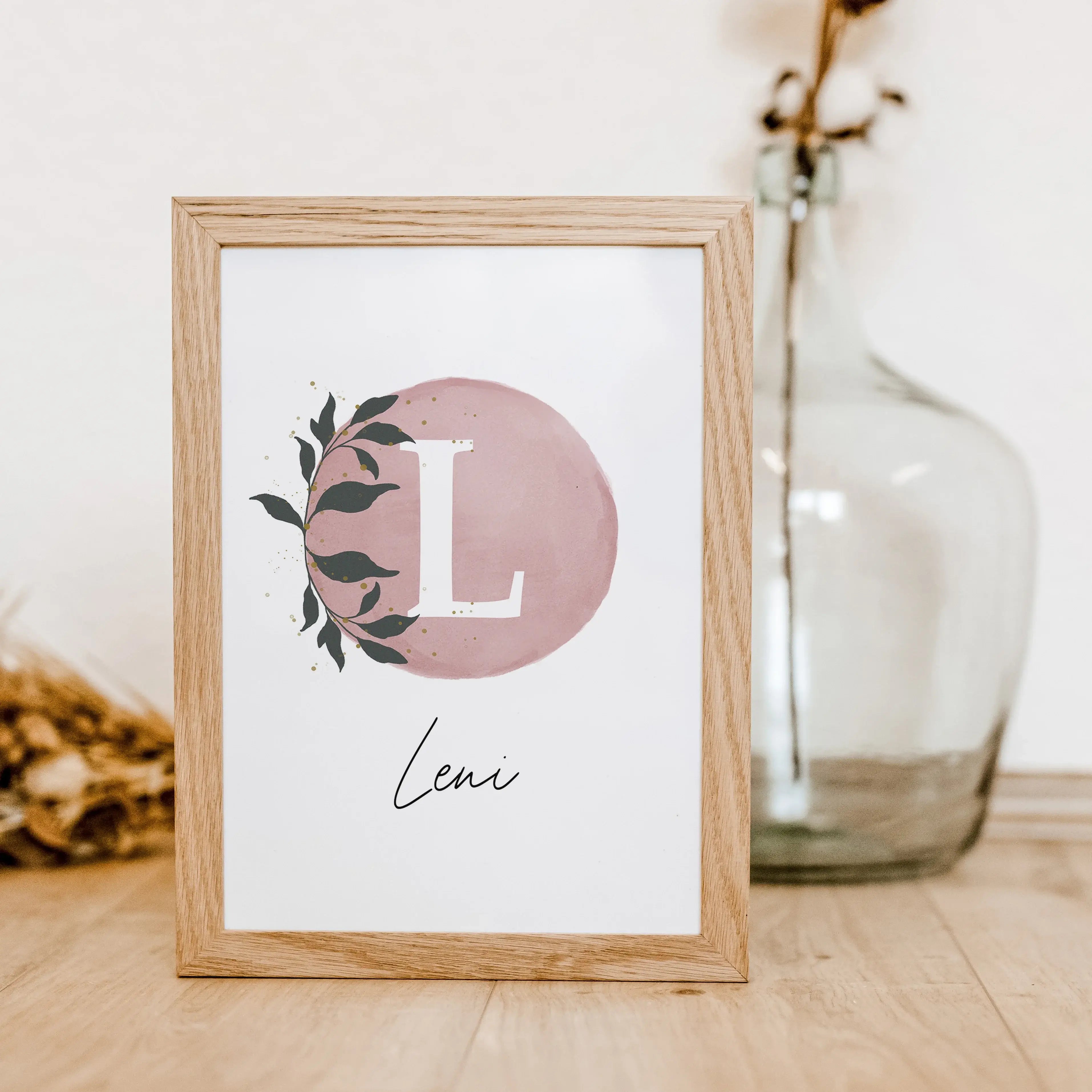 Buchstaben Poster Wasserfarbe-famprints-Personalisiertes Poster-Mache dein Kinderzimmer zu einer Kunstgalerie mit unserem wunderschönen Buchstaben Poster Wasserfarbe! Personalisiere es mit dem Anfangsbuchstaben und dem Namen deines Kindes für eine individ