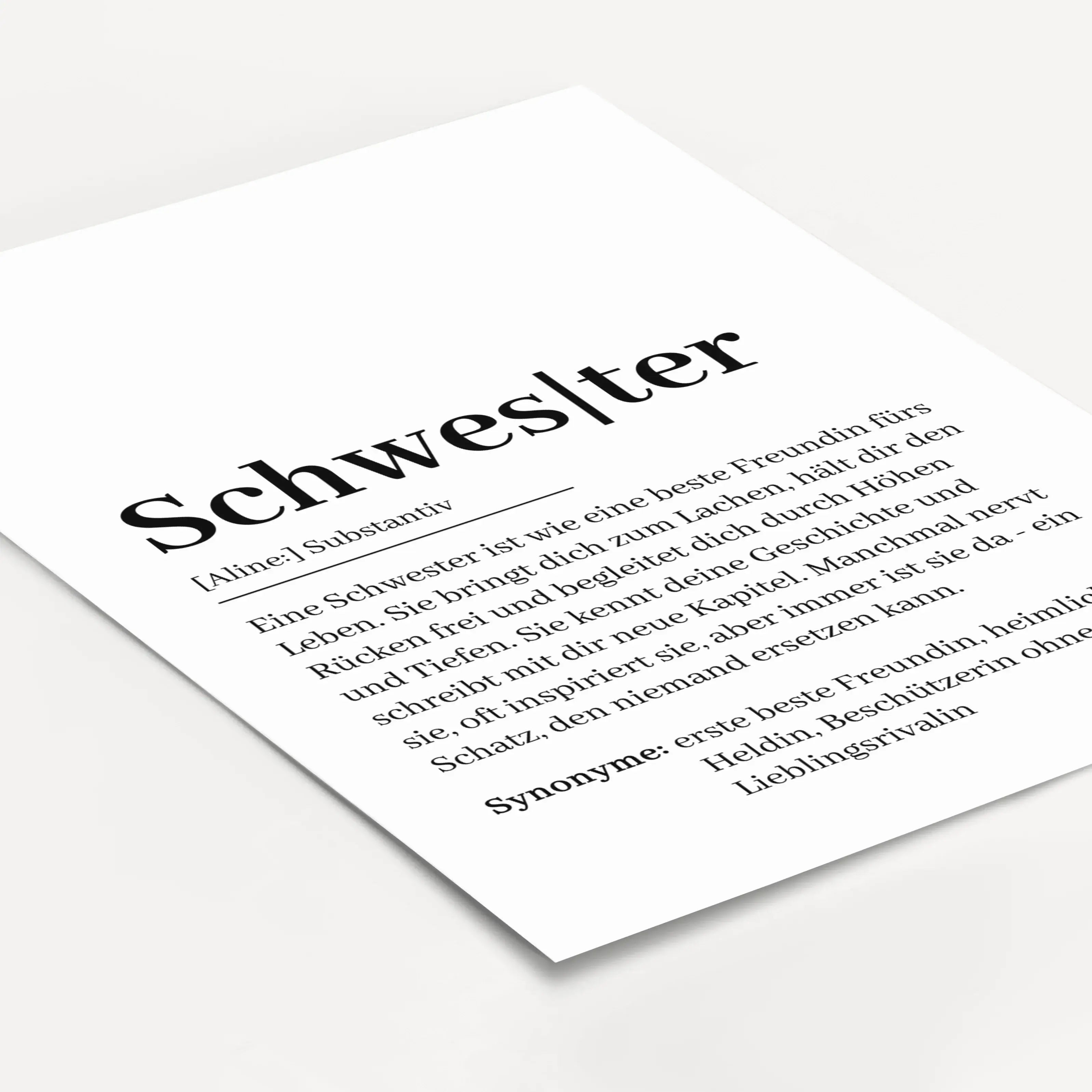 Schwester Definition Poster-Personalisiertes Poster-famprints-Schenke deiner Schwester mit unserem Schwester Definition Poster ein ganz besonderes Geschenk, das von Herzen kommt. Dieses liebevoll gestaltete Poster zeigt auf einzigartige Weise, was eine Sc