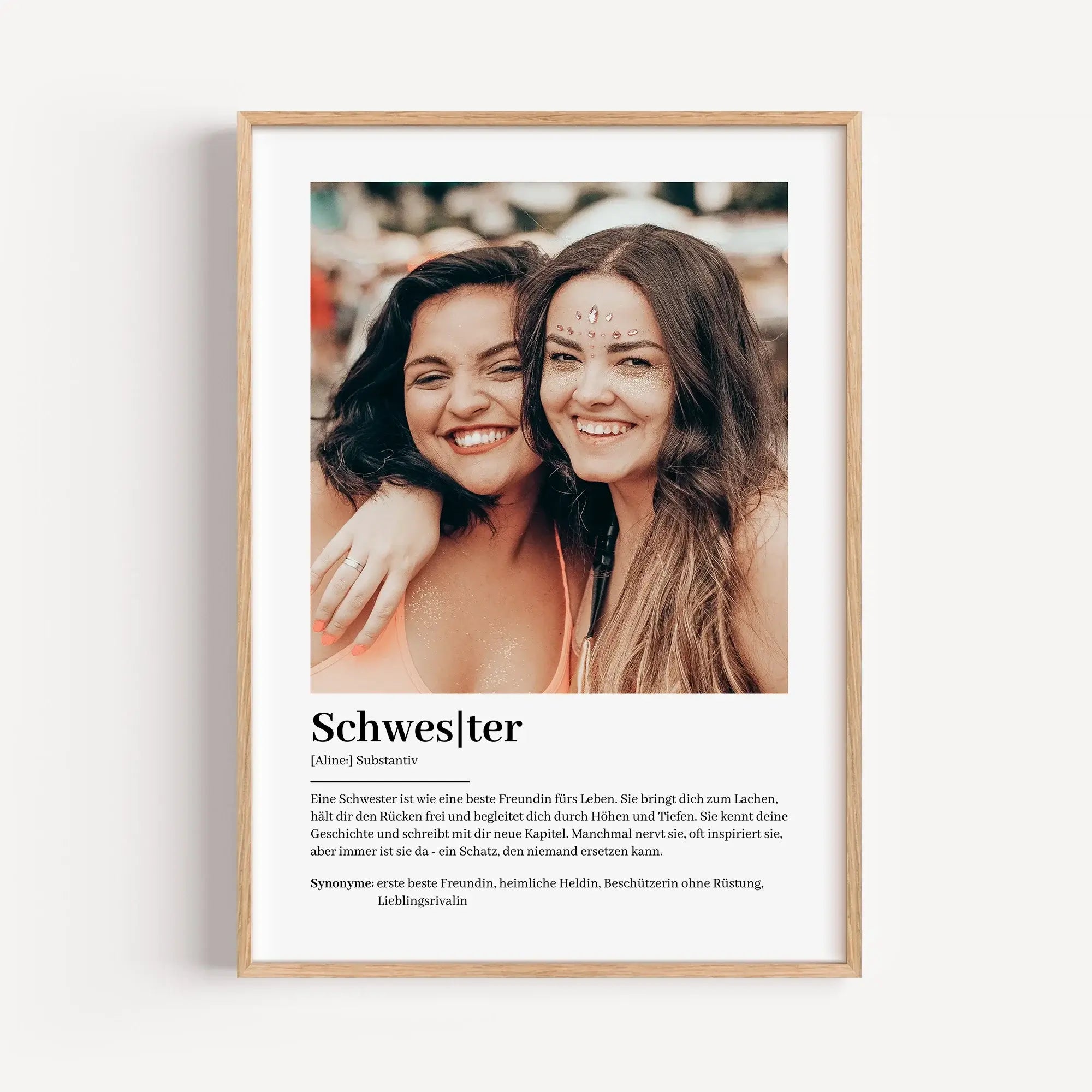 Schwester Definition Poster mit Foto-Personalisiertes Poster-famprints-Das Schwester Definition Poster mit Foto von famprints ist mehr als ein dekoratives Wandbild. Es ist eine persönliche Botschaft, die zeigt, was euch verbindet. Die Definition beschreib