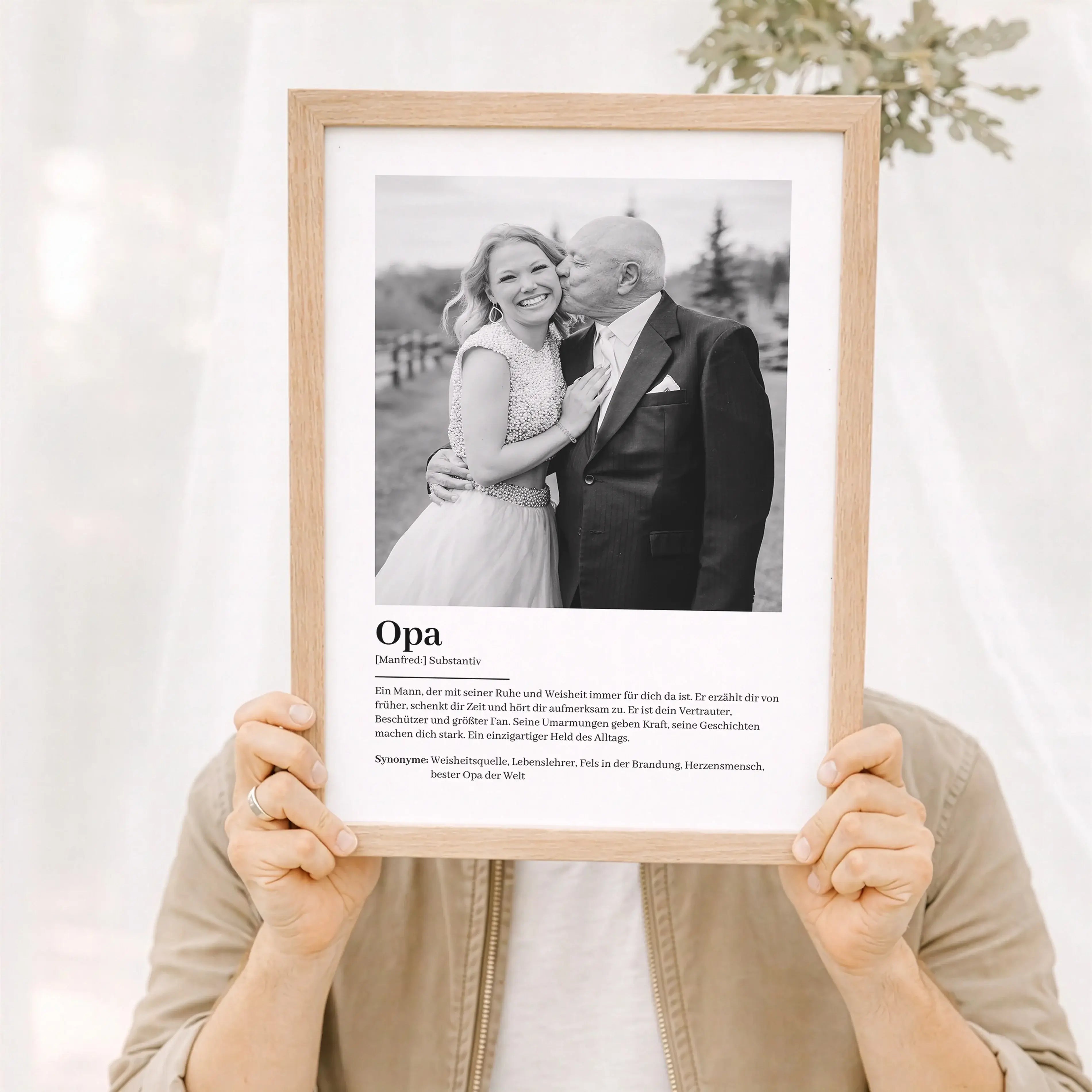 Opa Definition Poster mit Foto-Personalisiertes Poster-famprints-Das Opa Definition Poster mit Foto ist ein persönliches Geschenk, das Wertschätzung sichtbar macht. Du gestaltest ein individuelles Poster mit deinem eigenen Foto und kannst den Namen deines