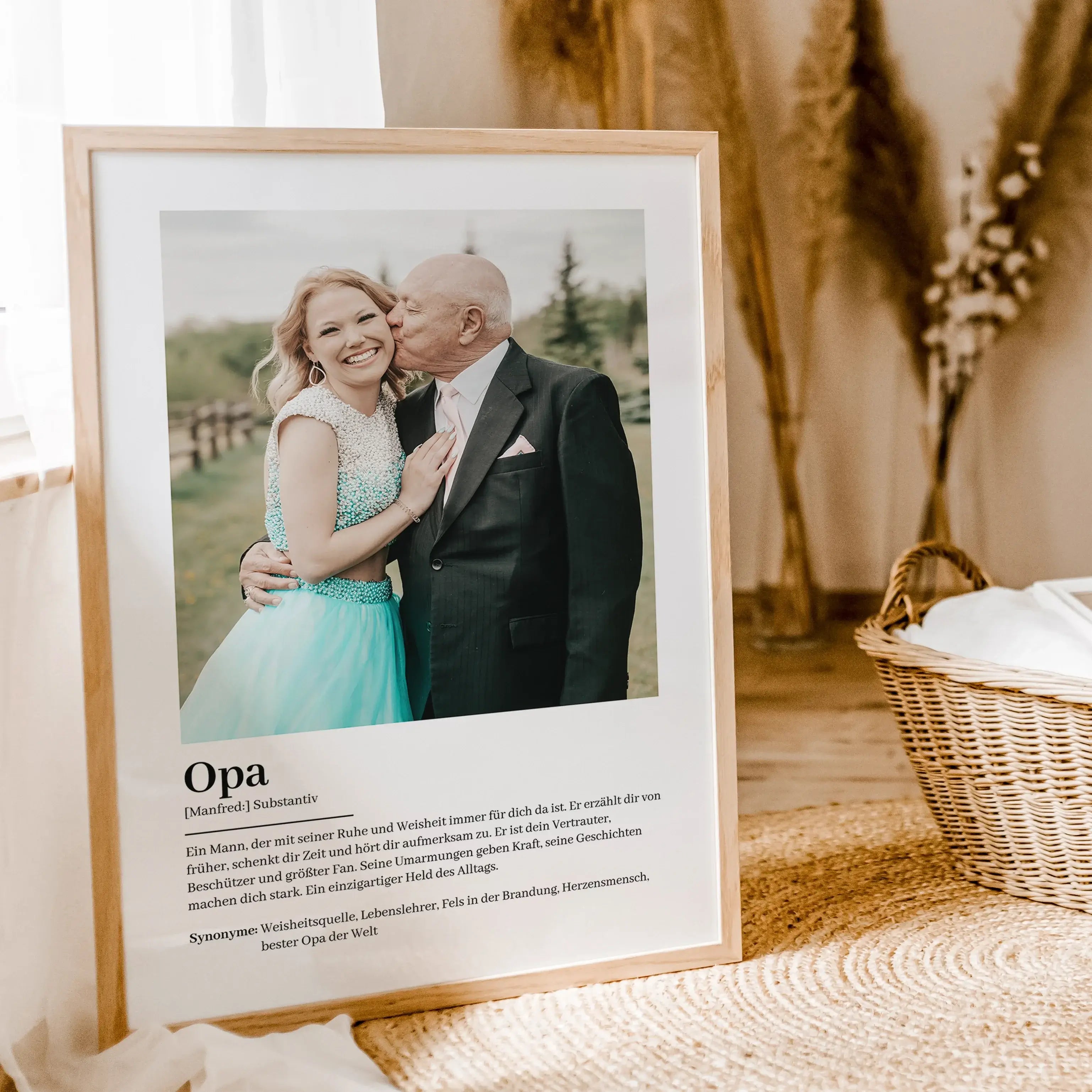 Opa Definition Poster mit Foto-Personalisiertes Poster-famprints-Suchst du nach einem besonderen Geschenk für deinen Opa? Unser Opa Definition Poster mit Foto ist die perfekte Wahl! Dieses liebevoll gestaltete Poster zeigt auf einzigartige Weise, wie wund