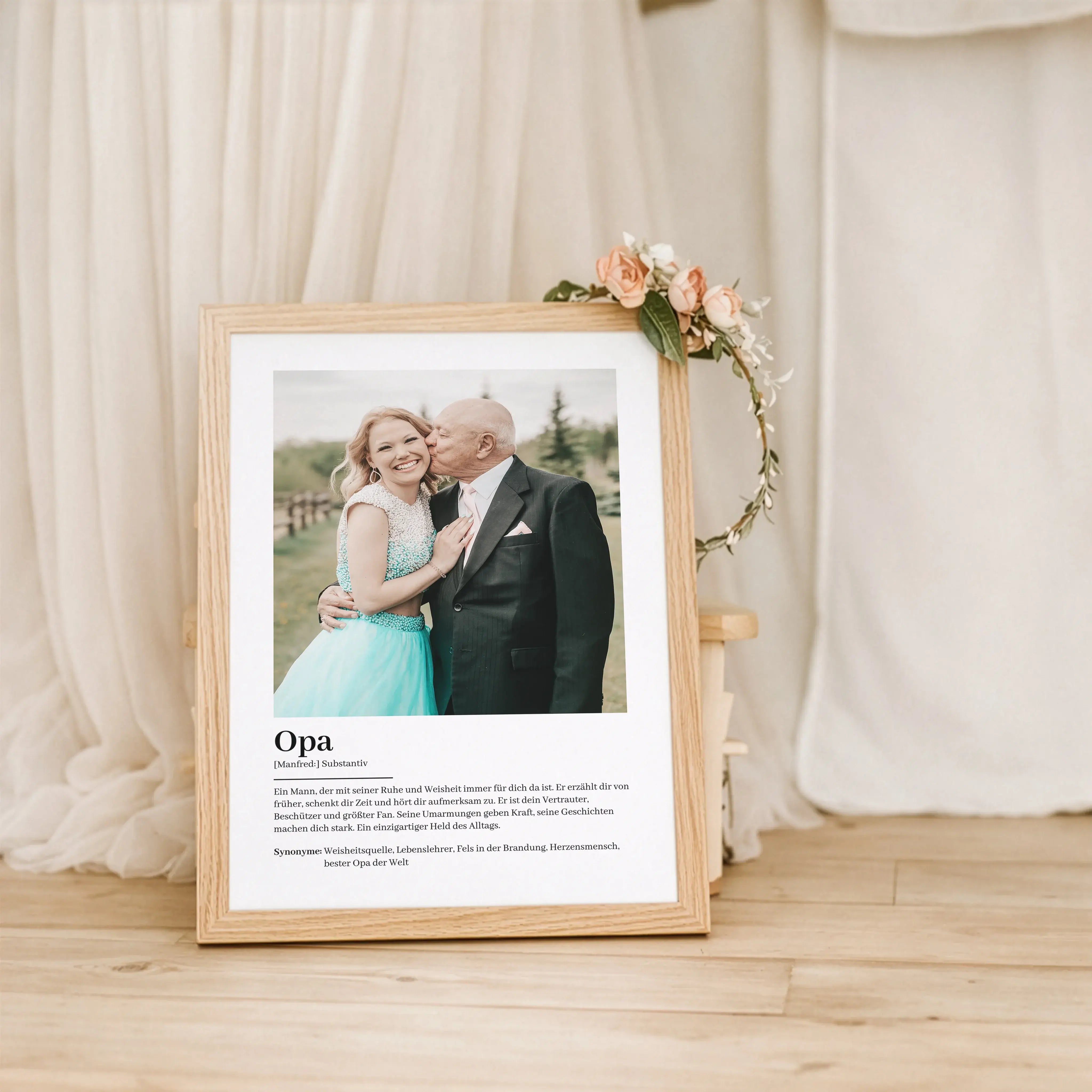 Opa Definition Poster mit Foto-Personalisiertes Poster-famprints-Das Opa Definition Poster mit Foto ist ein persönliches Geschenk, das Wertschätzung sichtbar macht. Du gestaltest ein individuelles Poster mit deinem eigenen Foto und kannst den Namen deines