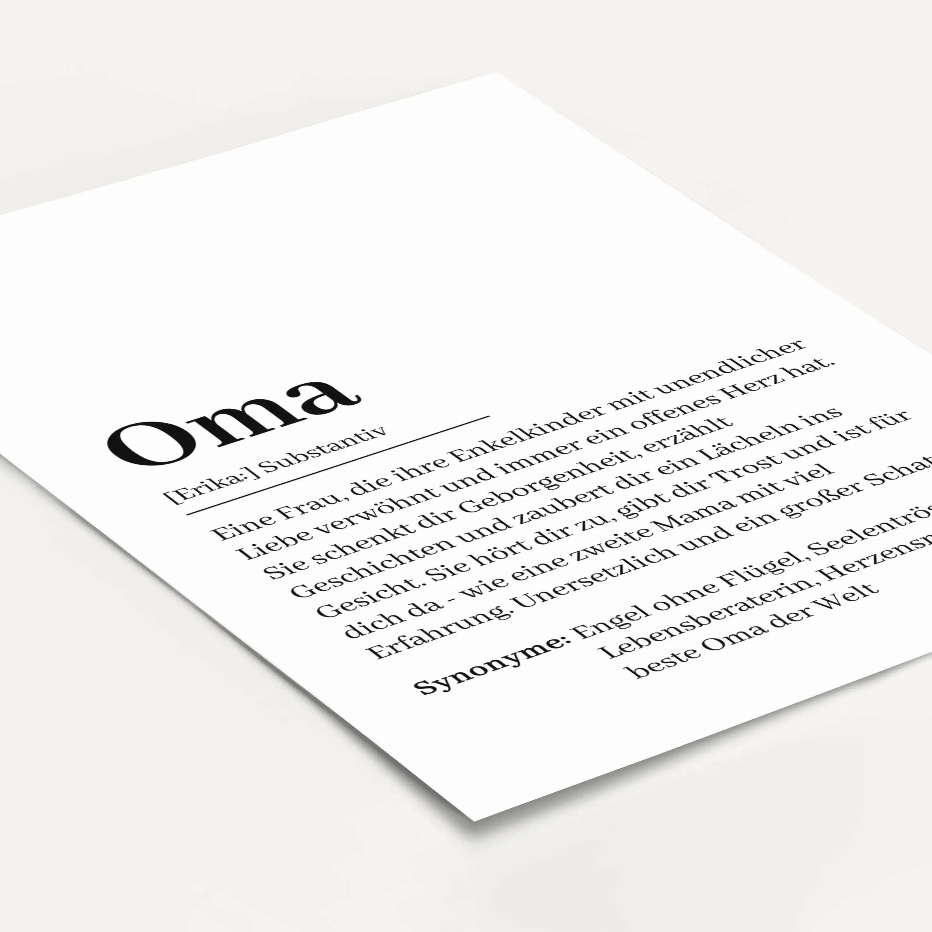 Oma Definition Poster-Personalisiertes Poster-famprints-Suchst du ein besonderes Geschenk, das deine Oma von Herzen berührt? Unser Oma Definition Poster ist genau das Richtige! Dieses liebevoll gestaltete Poster zeigt auf einzigartige Weise, wie wunderbar