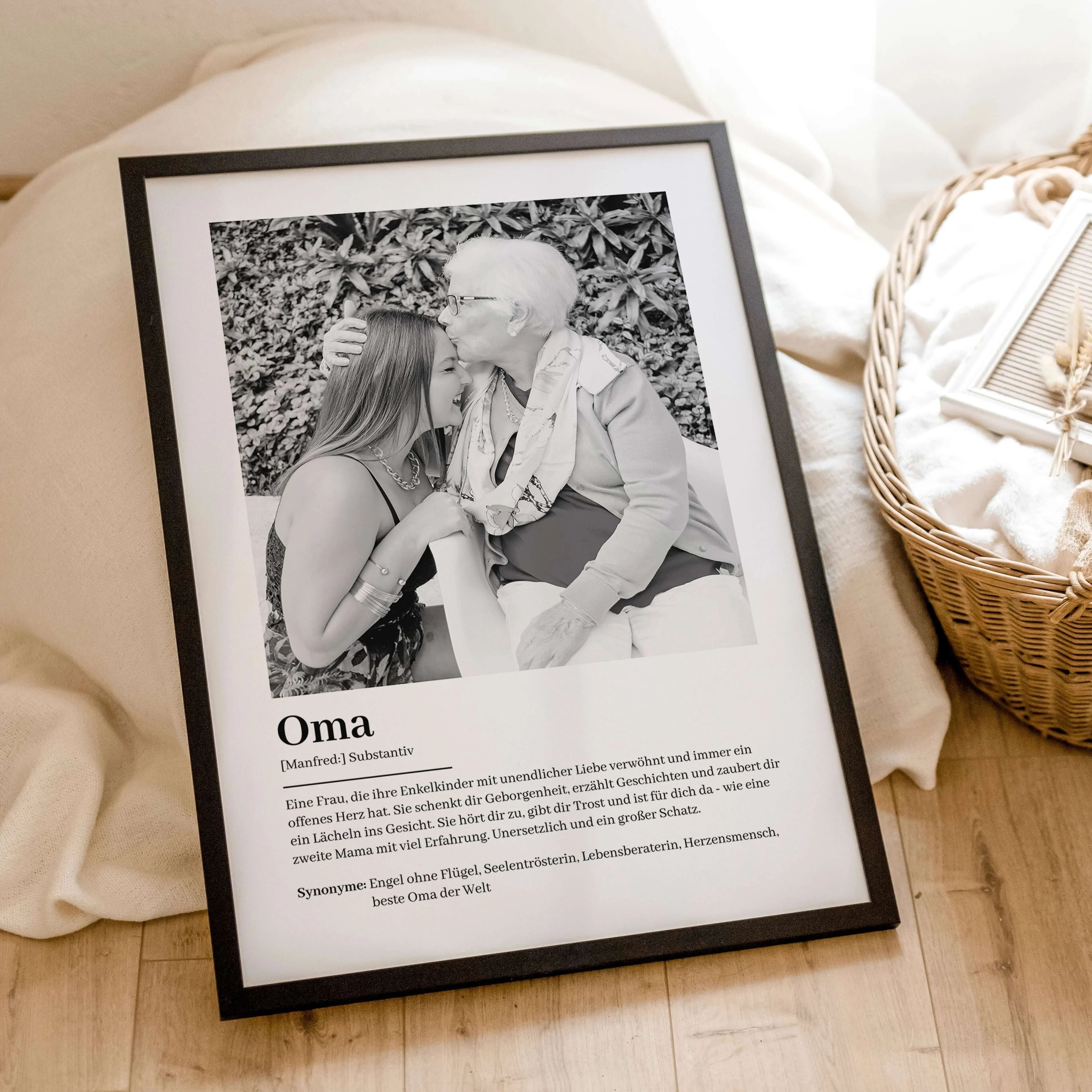 Oma Definition Poster mit Foto-famprints-Personalisiertes Poster-Suchst du nach einem ganz besonderen Geschenk für deine Oma? Unser Oma Definition Poster mit Foto ist die perfekte Wahl, um deine Liebe und Wertschätzung auf einzigartige Weise auszudrücken.