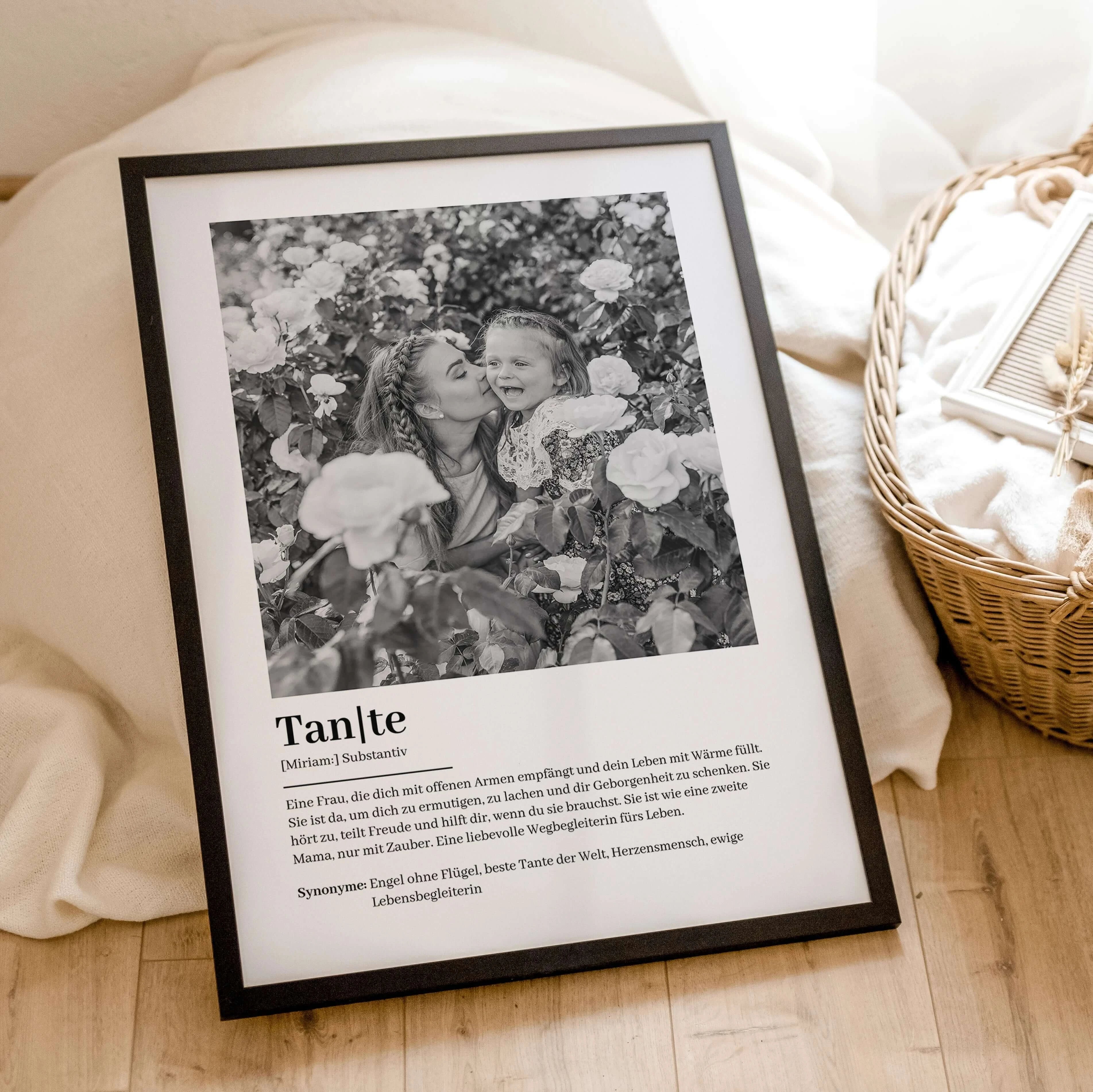 Tante Definition Poster mit Foto-famprints-Personalisiertes Poster-Suchst du nach einem einzigartigen Geschenk für deine Tante? Unser Tante Definition Poster mit Foto ist die perfekte Wahl! Dieses liebevoll gestaltete Poster zeigt auf besondere Weise, wie