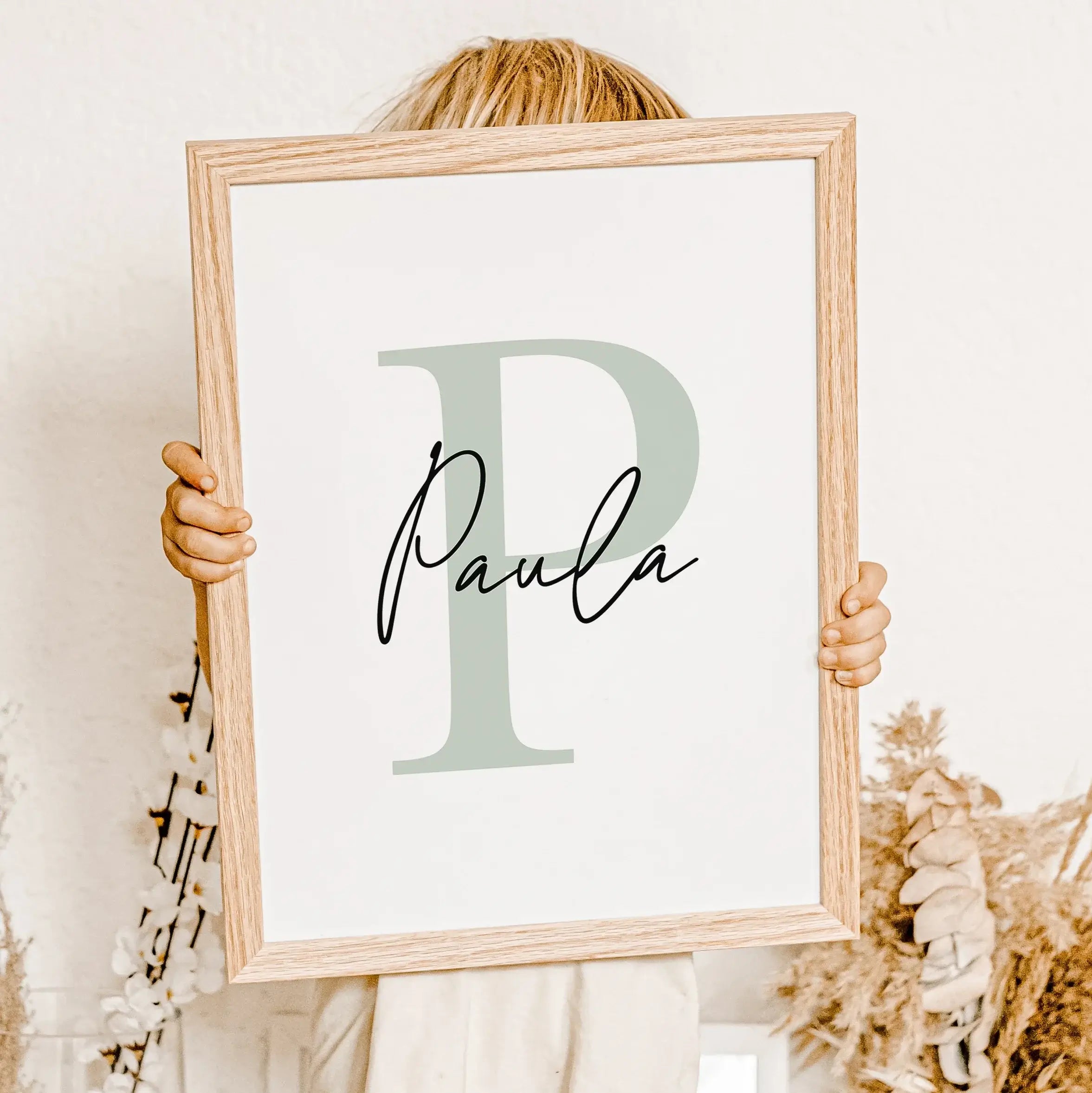 Buchstaben Poster mit Namen-famprints-Personalisiertes Poster-Unser Buchstaben Poster mit Namen ist das perfekte Geschenk für Kinder! Personalisiere das Poster mit dem Namen deines Kindes und wähle aus zwei schönen Farben für den Buchstaben. Das Poster is