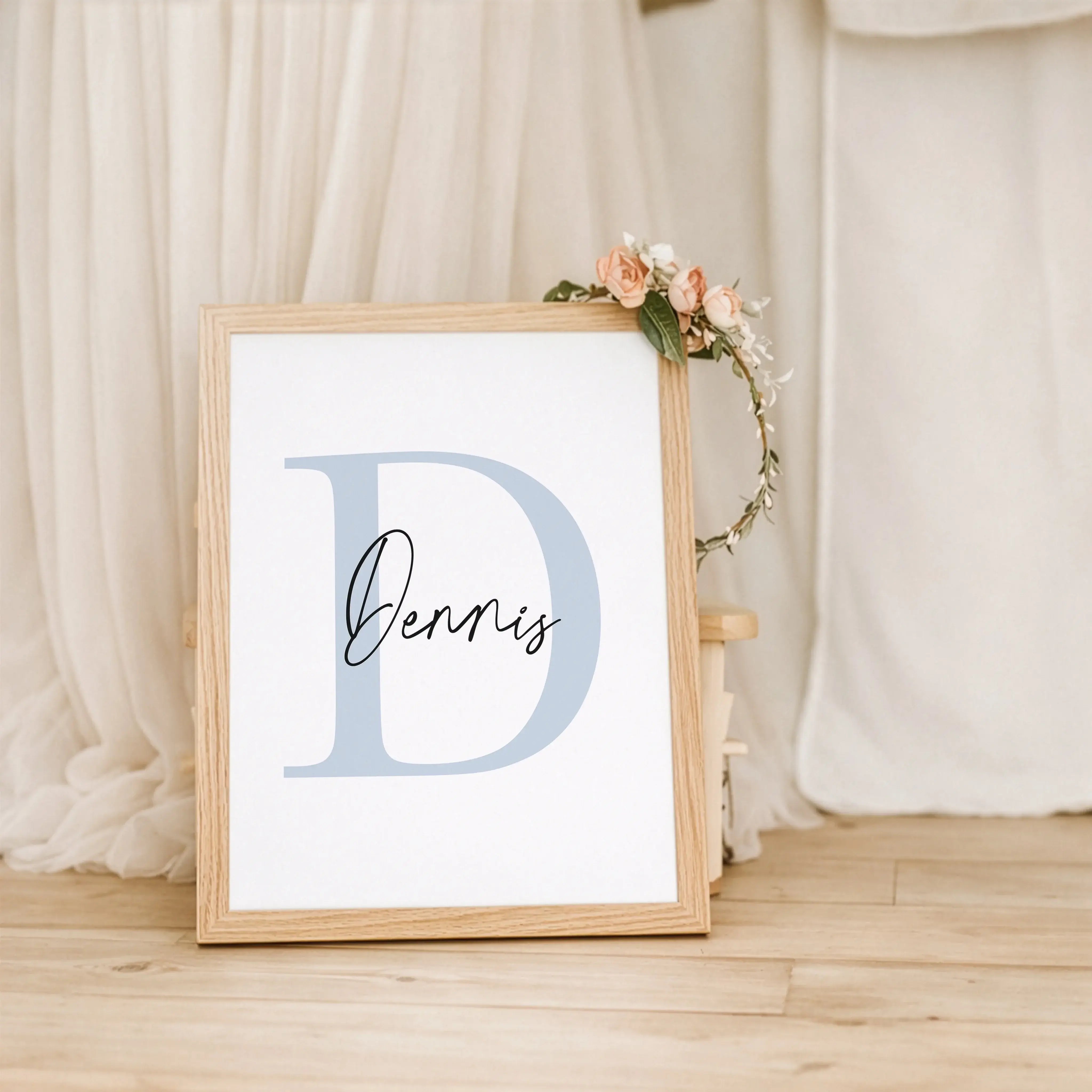 Buchstaben Poster mit Namen-Personalisiertes Poster-famprints-Ein Buchstaben Poster mit Namen ist mehr als Wanddeko – es macht aus einem einfachen Buchstaben ein persönliches Highlight. Bei famprints gestaltest du ein individuelles Namensposter, das perfe