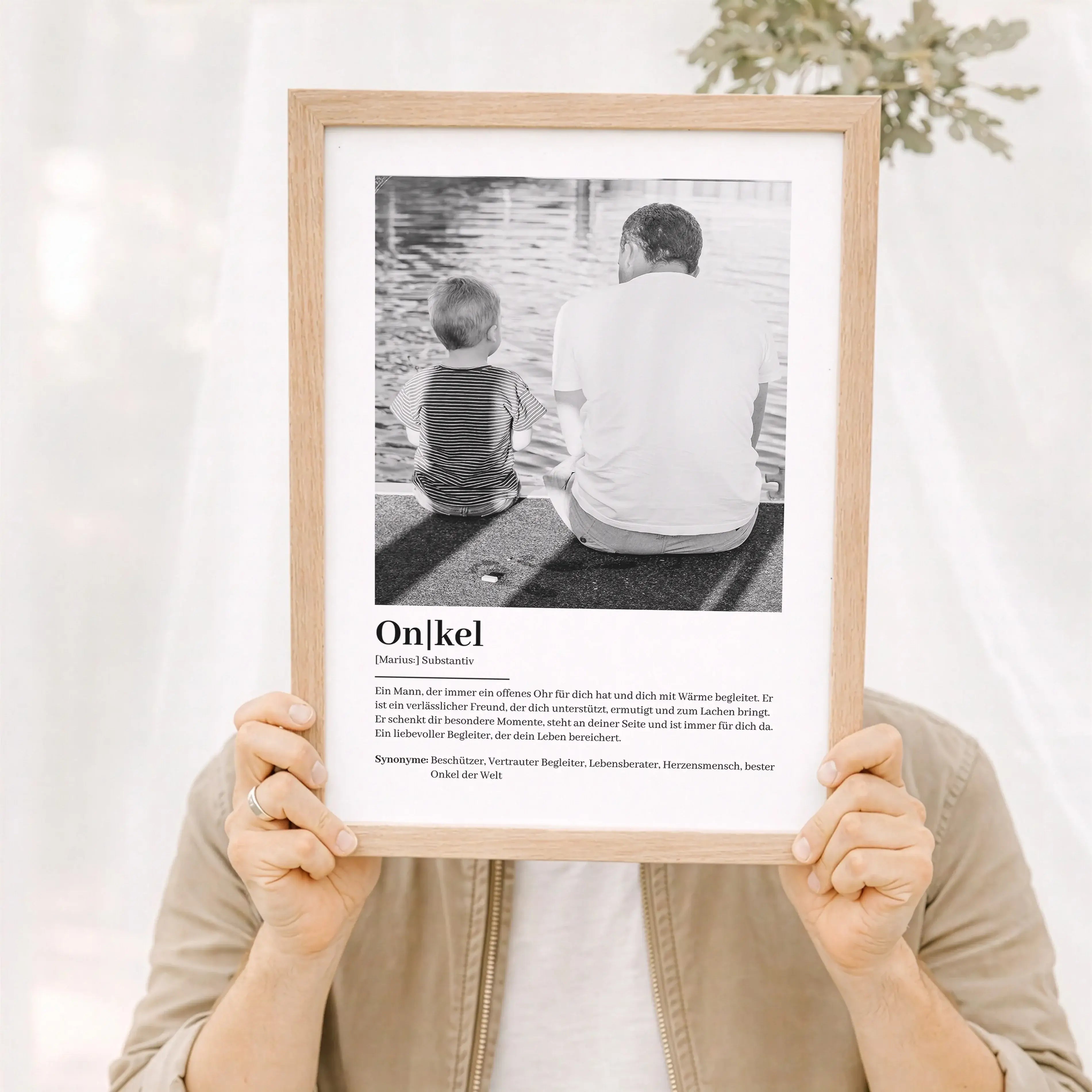 Onkel Definition Poster mit Foto-Personalisiertes Poster-famprints-Das Onkel Definition Poster mit Foto ist eine persönliche Geschenkidee für alle, die ihrem Onkel auf besondere Weise Danke sagen möchten. Dieses individuell gestaltbare Poster verbindet ei